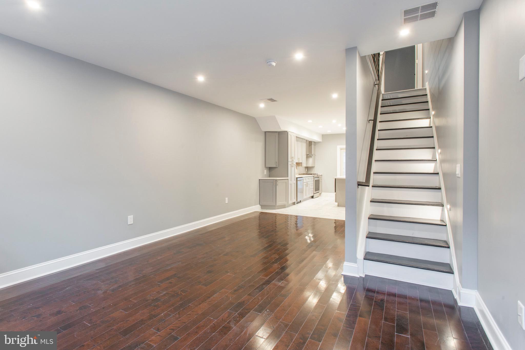 POINT BREEZE - Residential