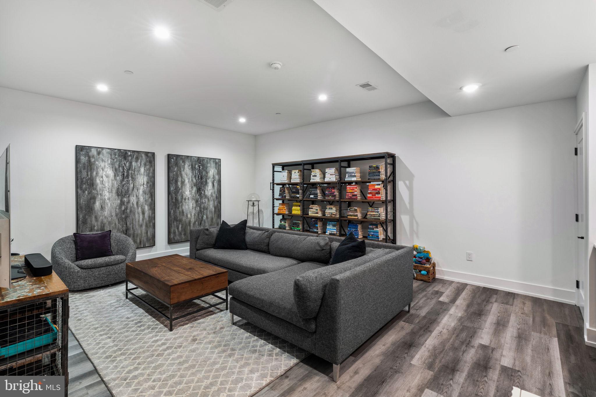 GRADUATE HOSPITAL - Residential Lease