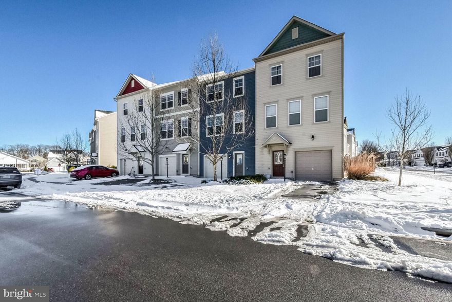 Beautiful well maintained 3 level townhome in Snowden Bridge. This home boasts 3 levels of living space. On the lower level, you'll find a recreation room with a half bath. The main level offers a large kitchen with beautiful granite countertops and stainless appliances which opens up into the family room. On the upper level, there's a large primary bedroom with primary bath and walk in closet along with 2 more bedrooms, hall bath and laundry area. Snowden Bridge offers many wonderful amenities for you and your family to enjoy!