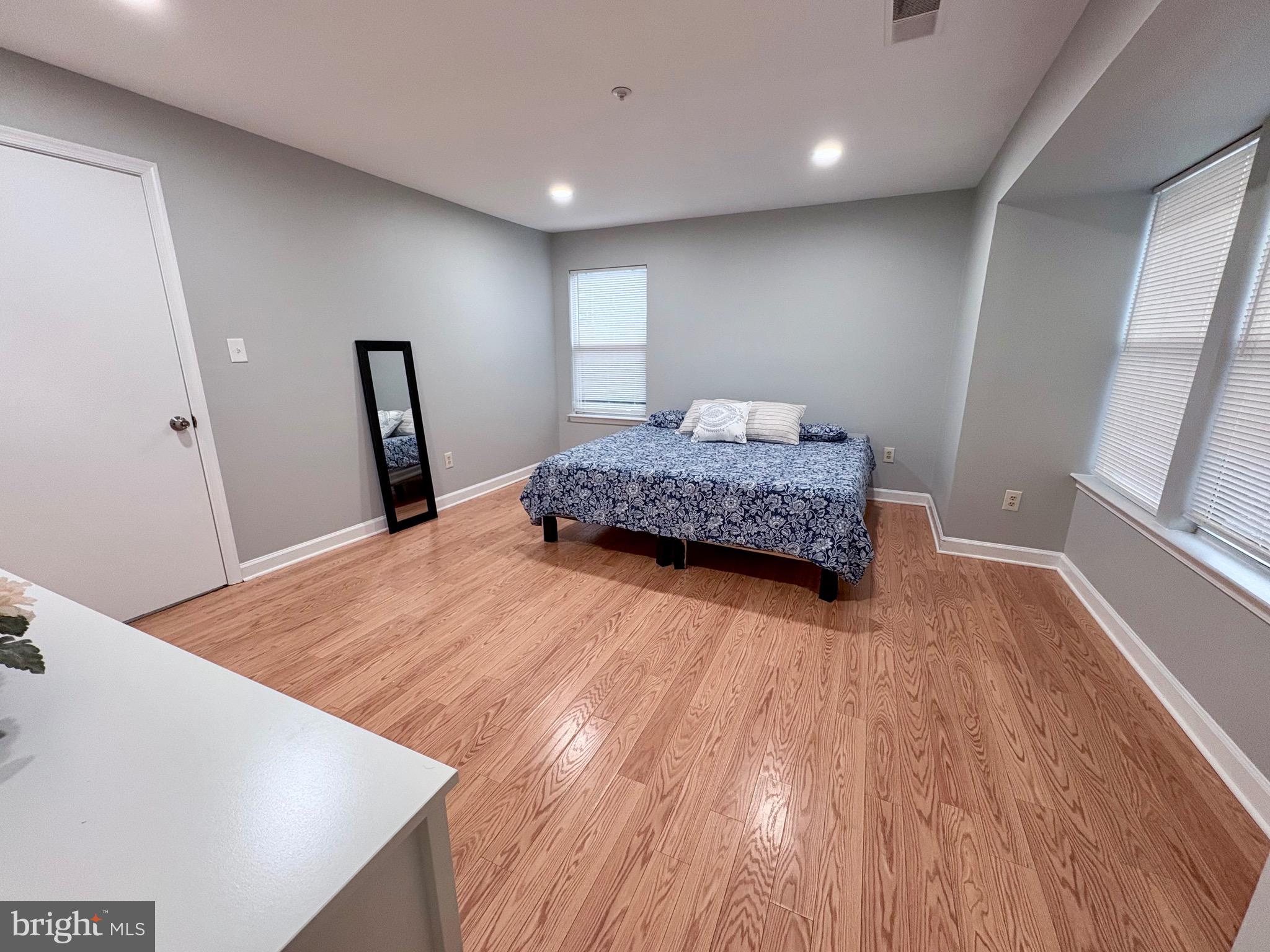 3309 SIR THOMAS DRIVE 5-A-32