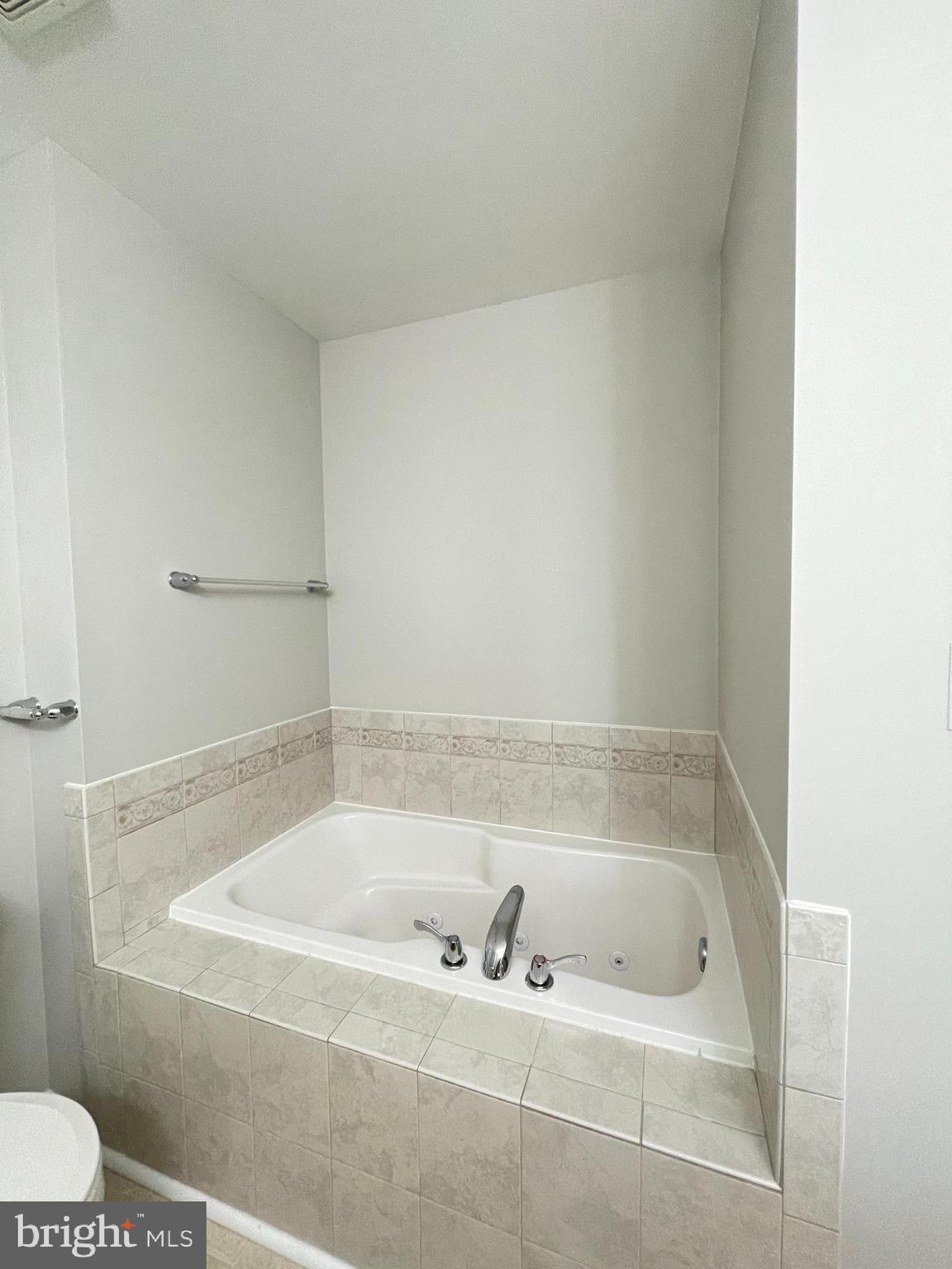 RIVERSIDE VILLAGES - Residential Lease