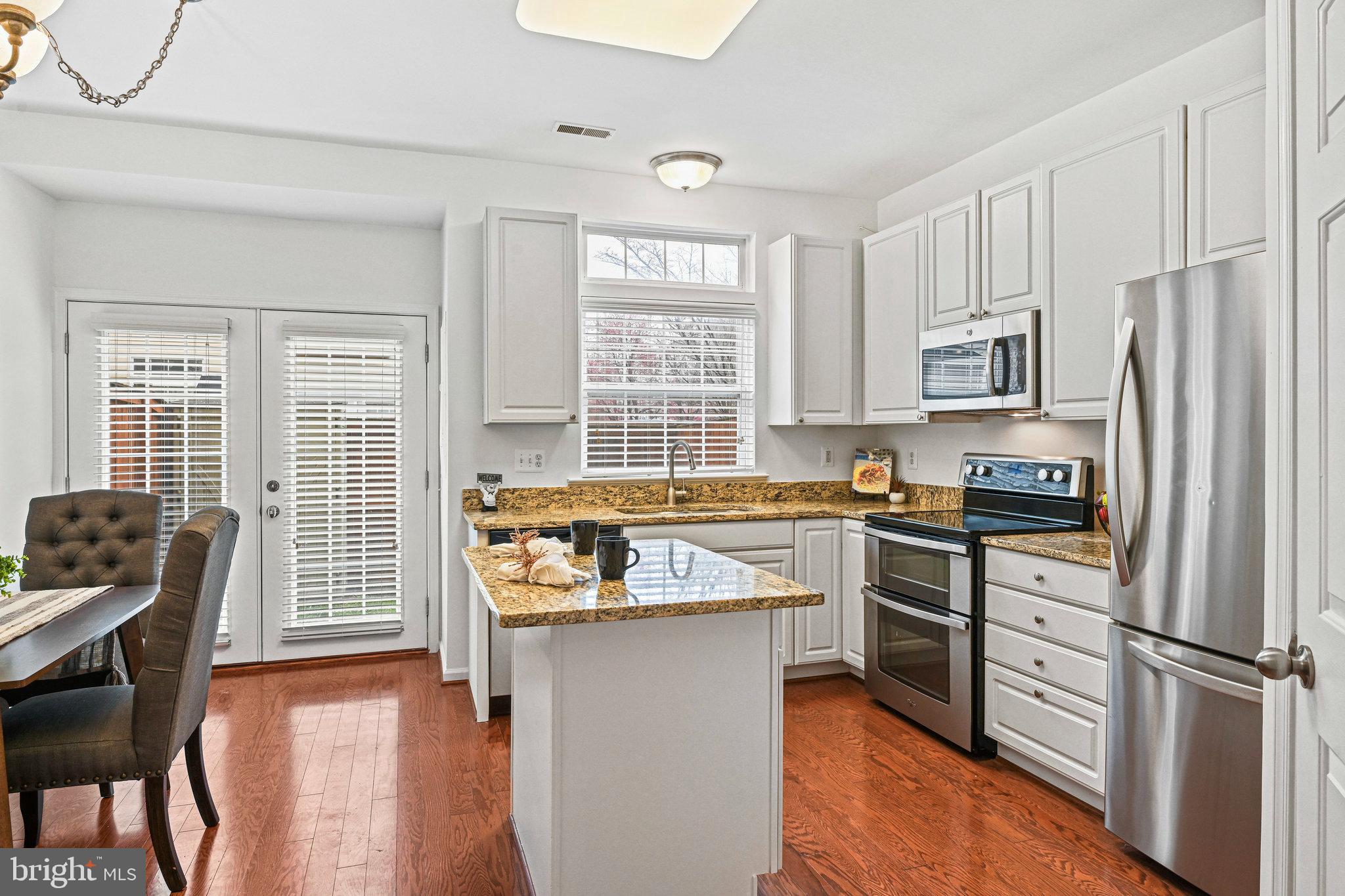 CEDAR LAKES - Residential