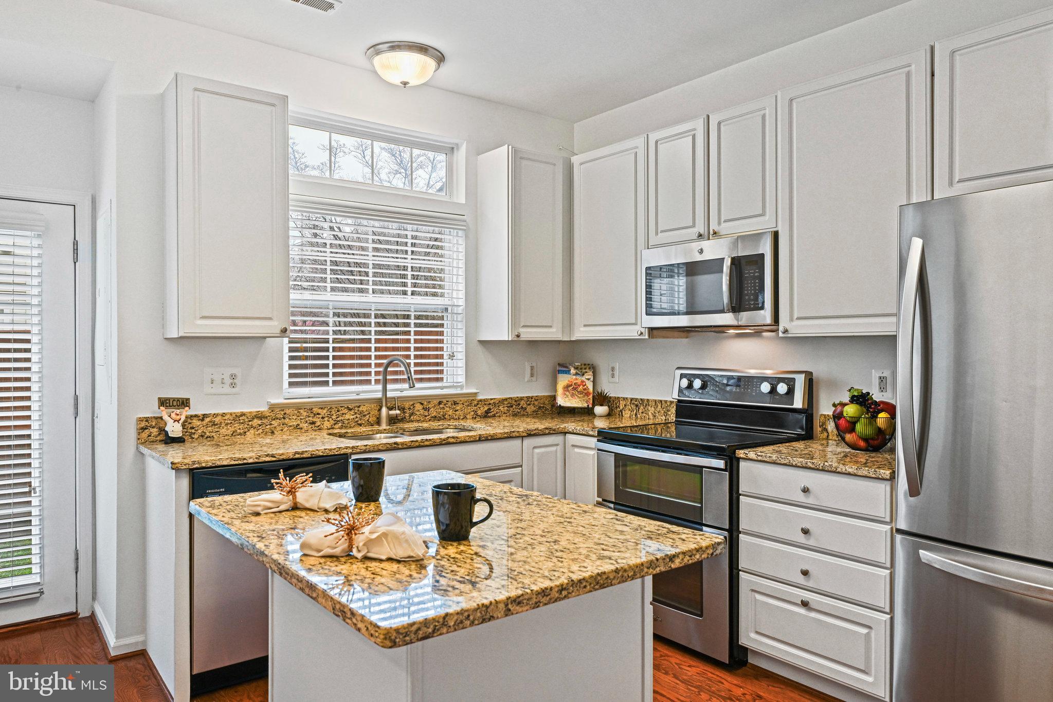 CEDAR LAKES - Residential