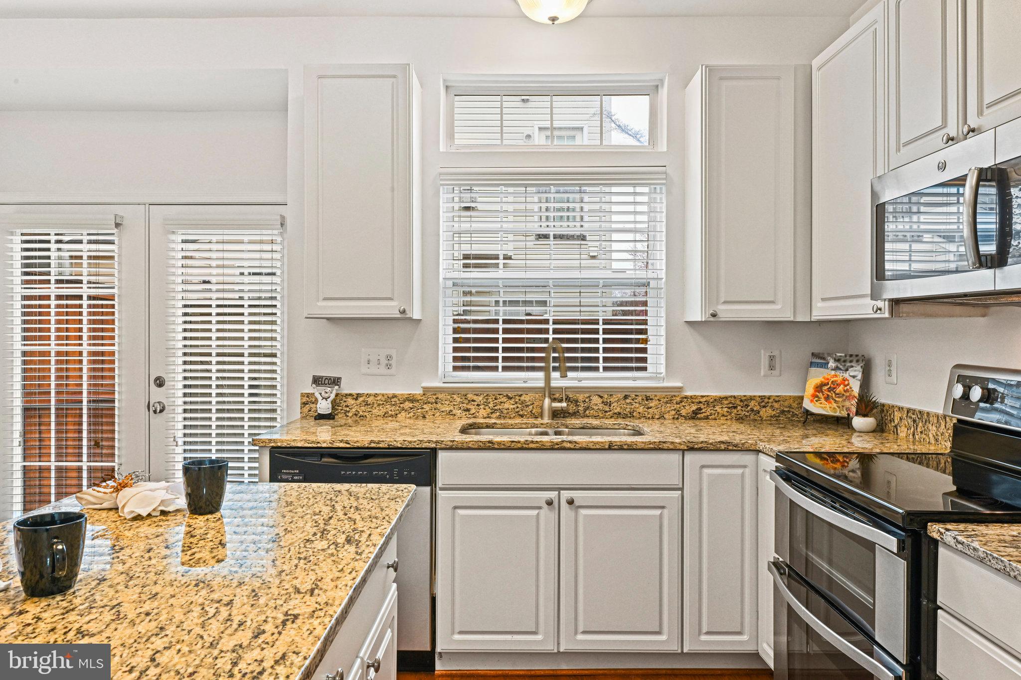 CEDAR LAKES - Residential