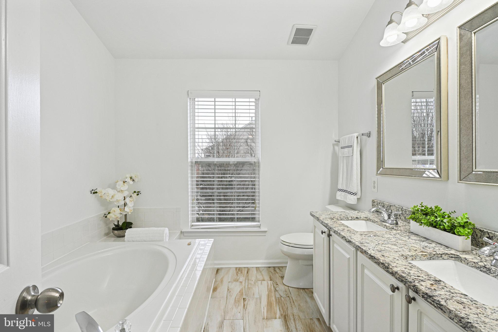 CEDAR LAKES - Residential