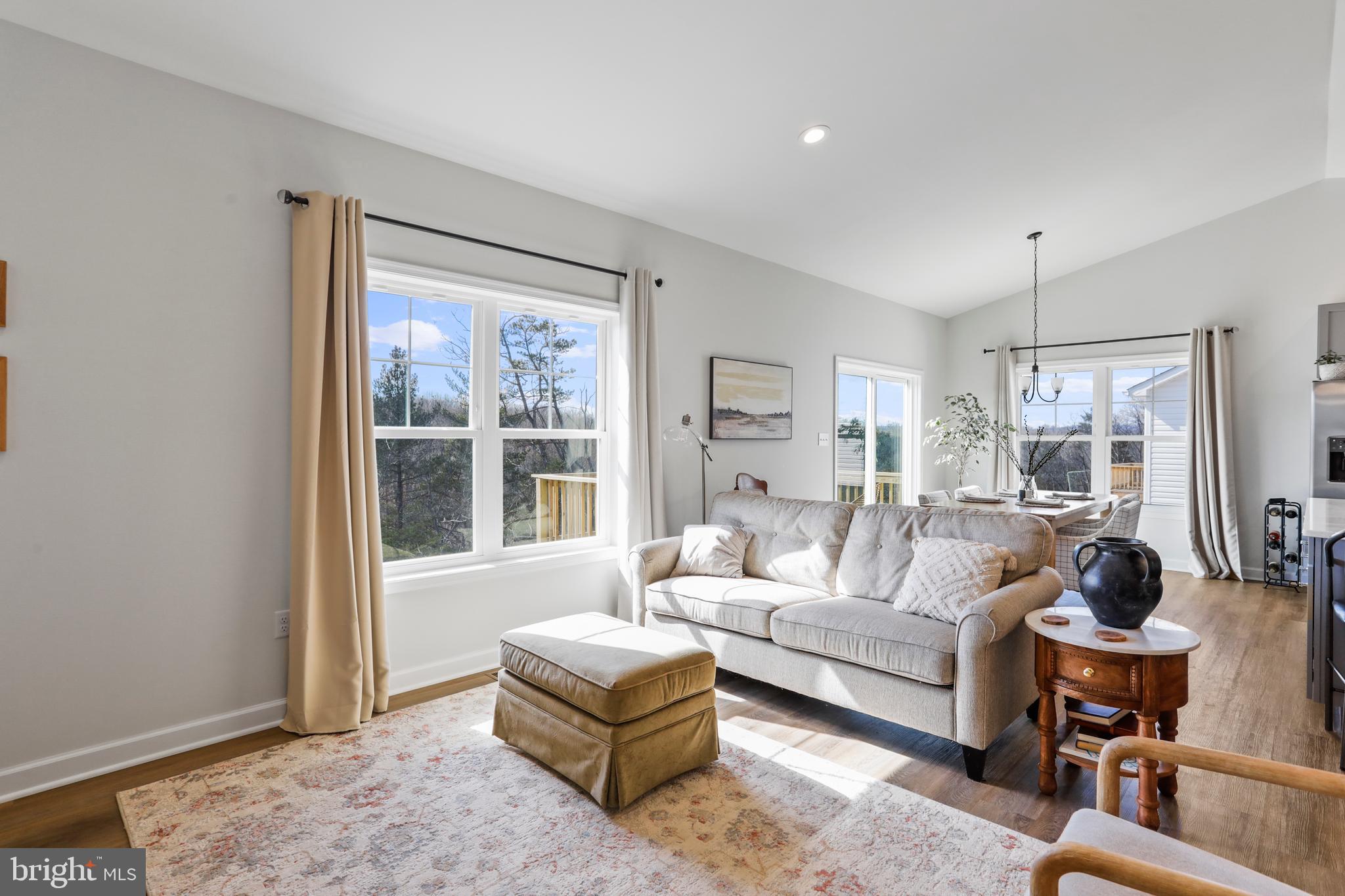 MIDDLE CREEK VISTAS - Residential