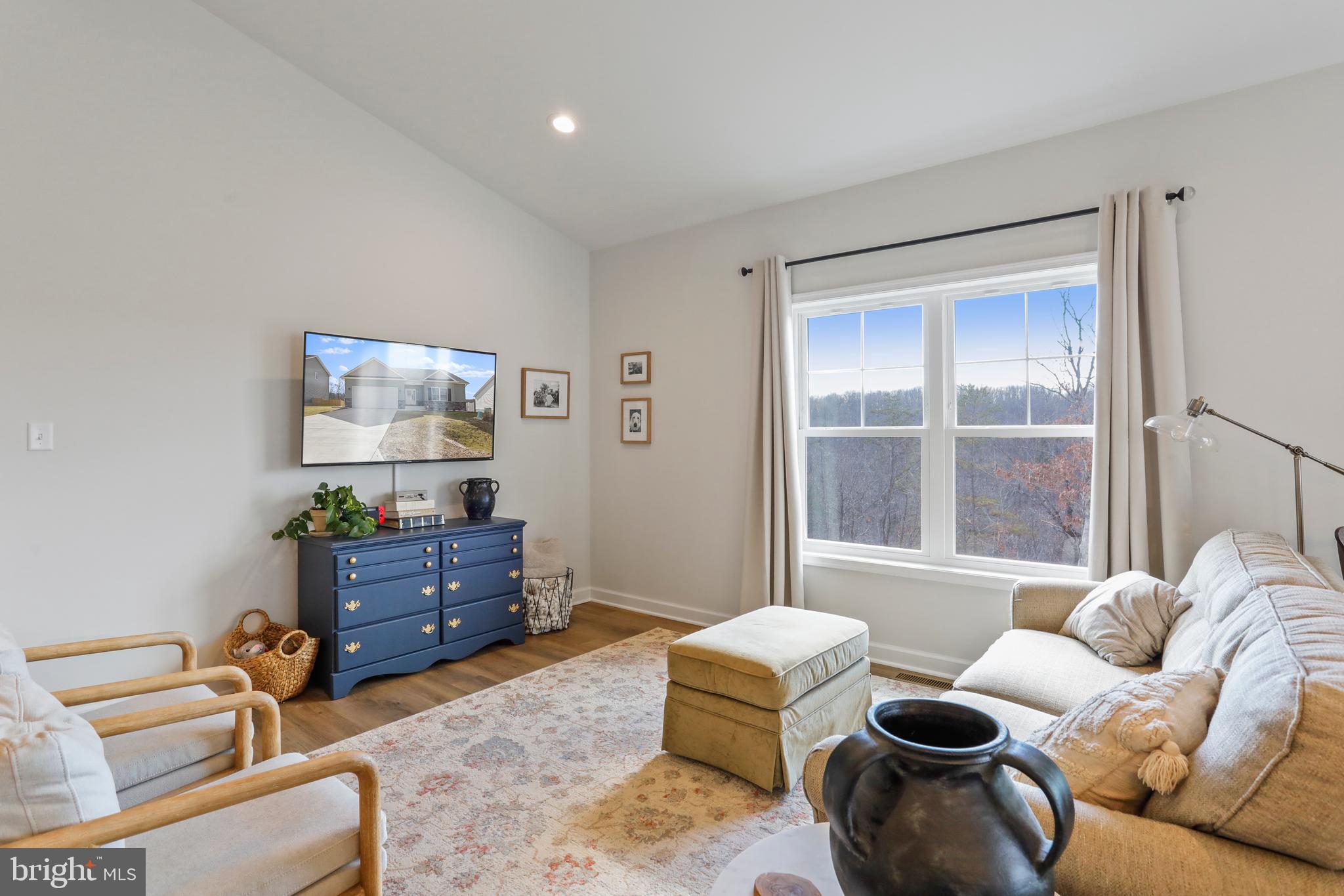 MIDDLE CREEK VISTAS - Residential