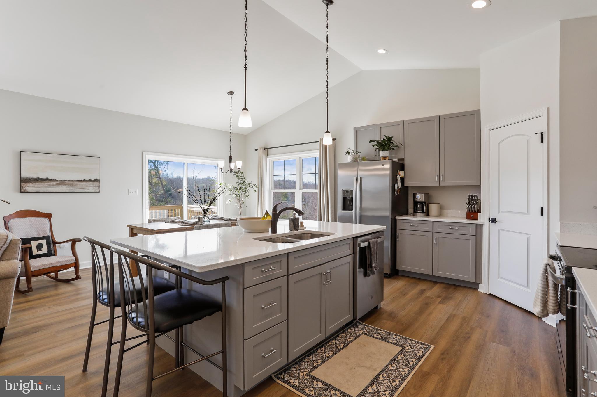 MIDDLE CREEK VISTAS - Residential