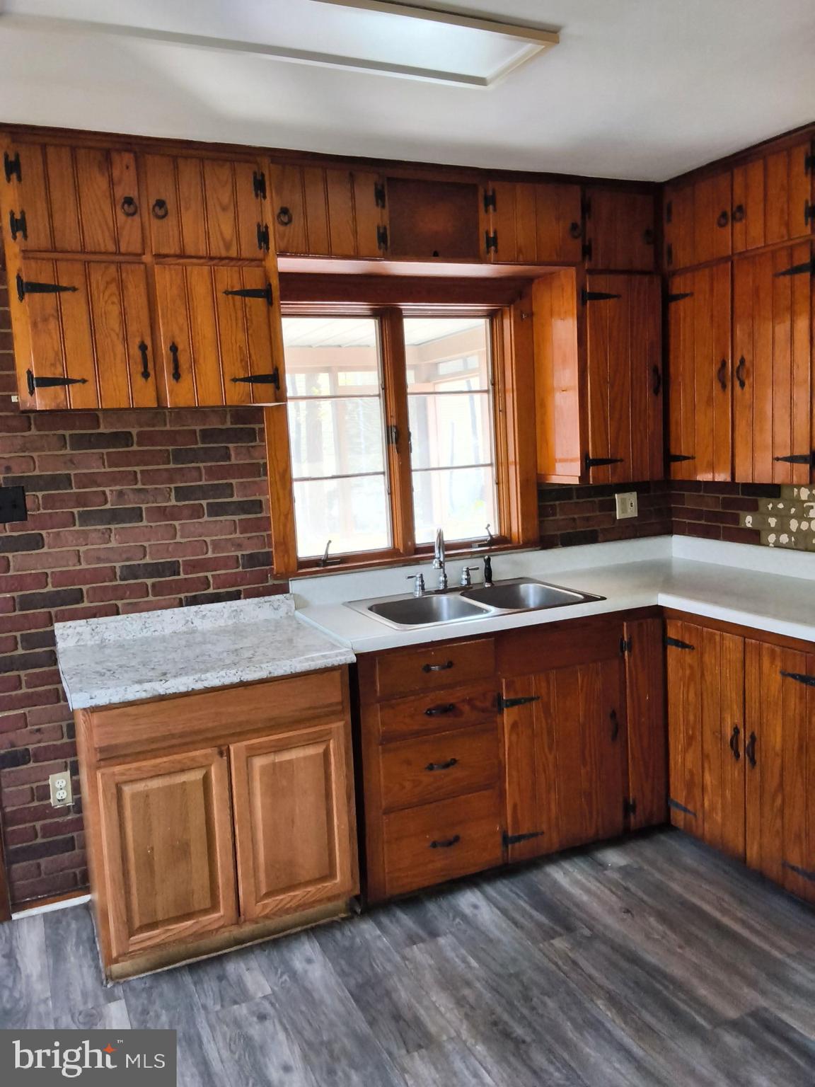 COLONIAL PARK - Residential