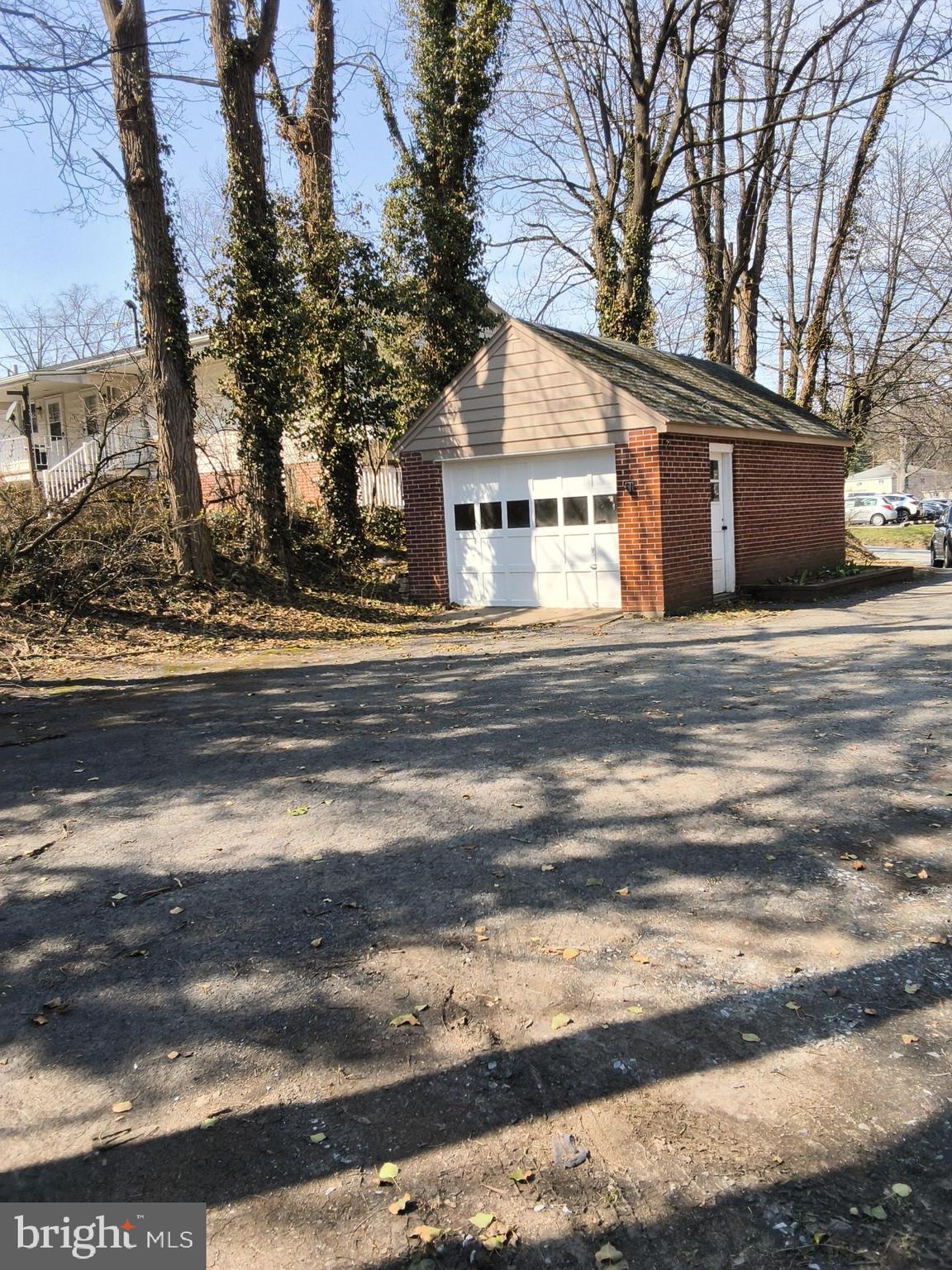 COLONIAL PARK - Residential