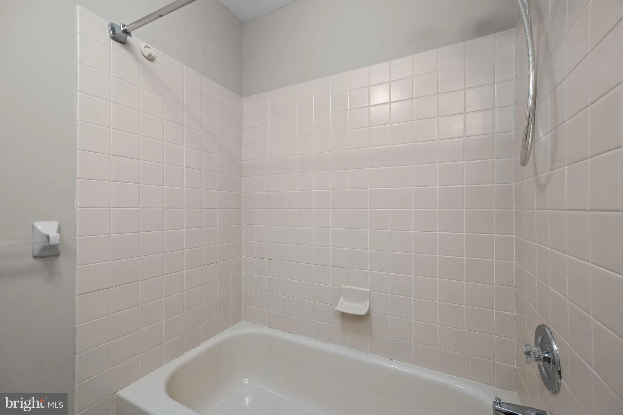 Yardley, Pennsylvania 19067, United States, 2 Bedrooms Bedrooms, ,2 BathroomsBathrooms,Residential,Active,136721