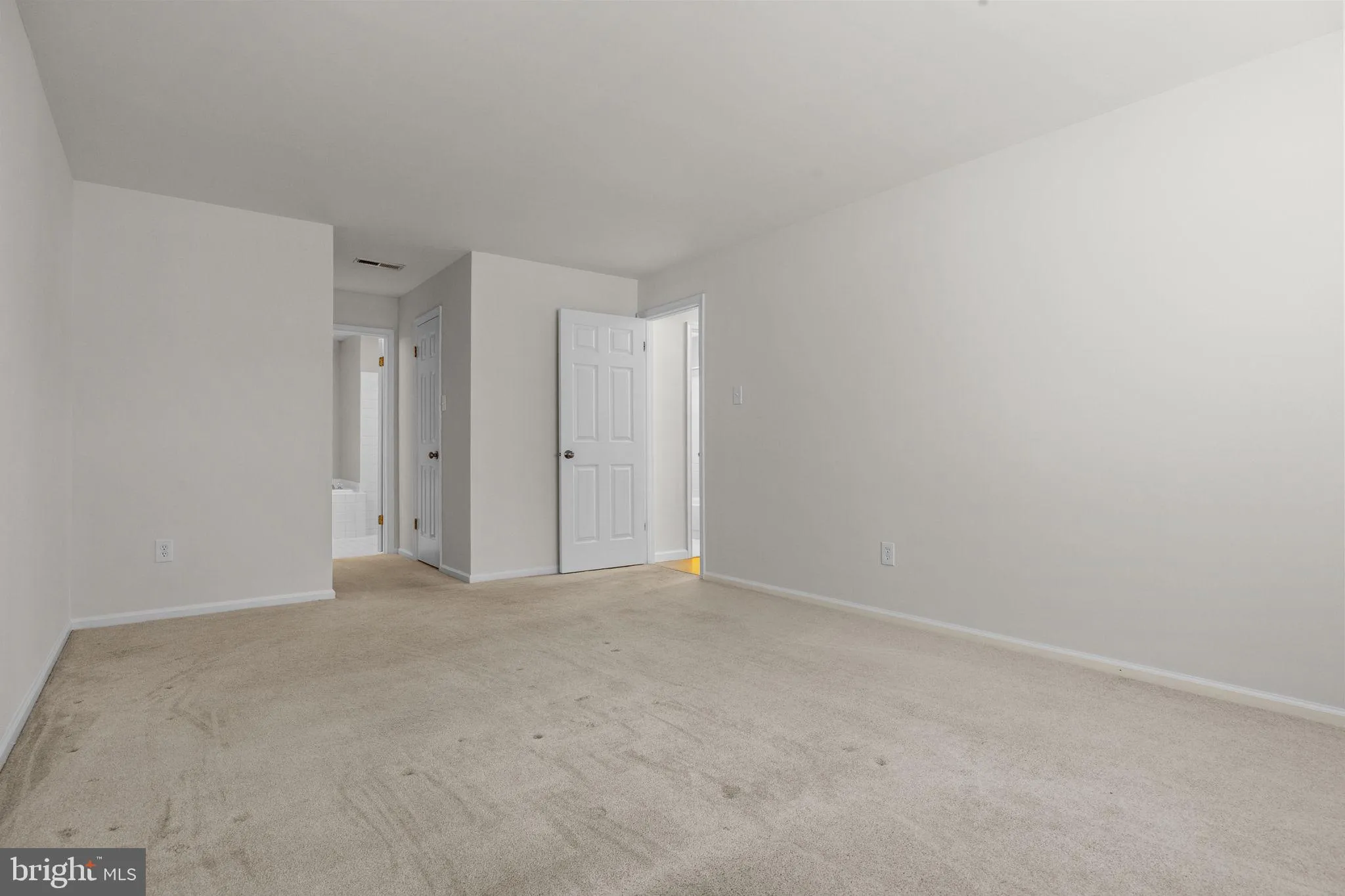 Yardley, Pennsylvania 19067, United States, 2 Bedrooms Bedrooms, ,2 BathroomsBathrooms,Residential,Active,136721