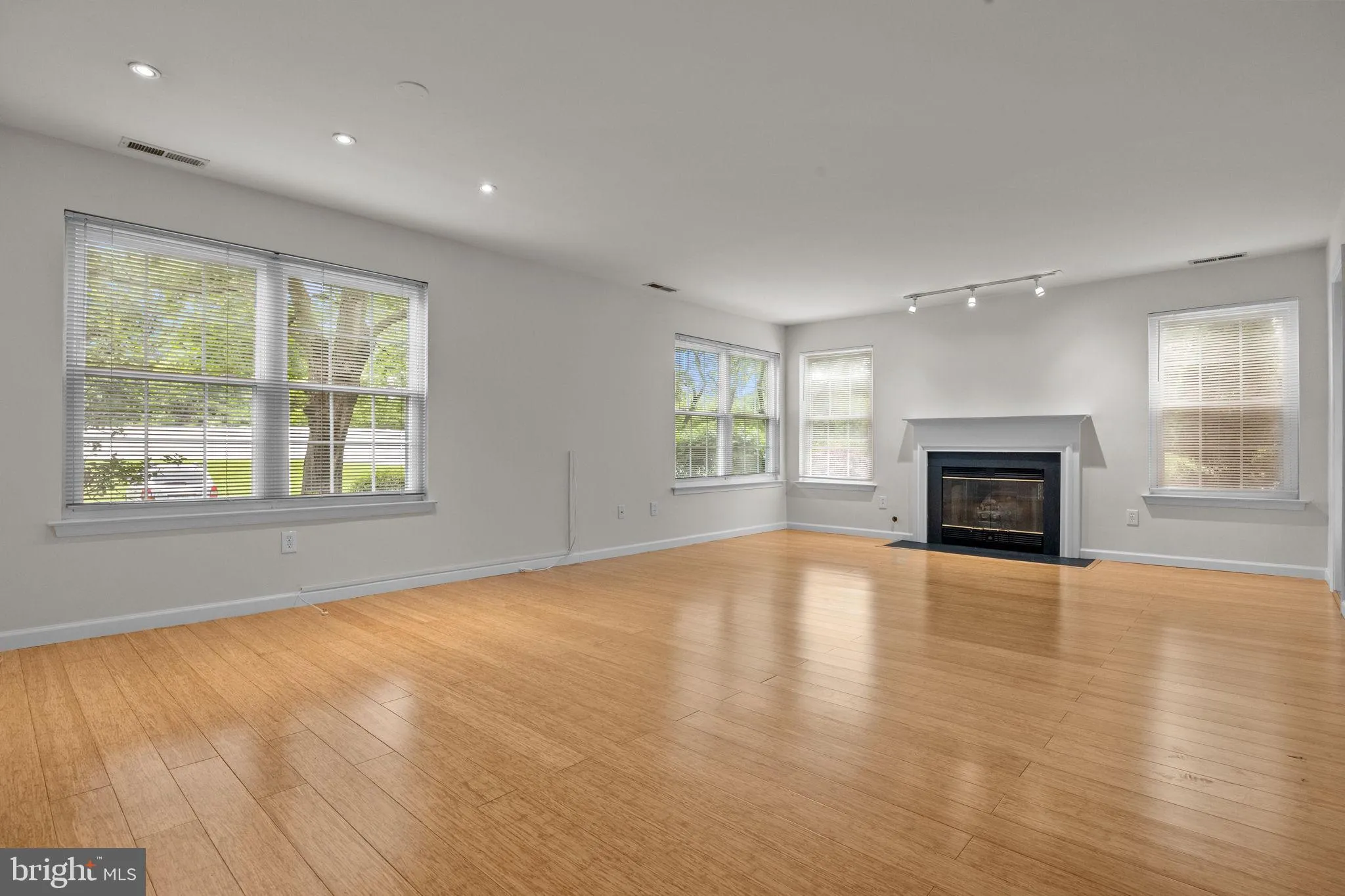 Yardley, Pennsylvania 19067, United States, 2 Bedrooms Bedrooms, ,2 BathroomsBathrooms,Residential,Active,136721