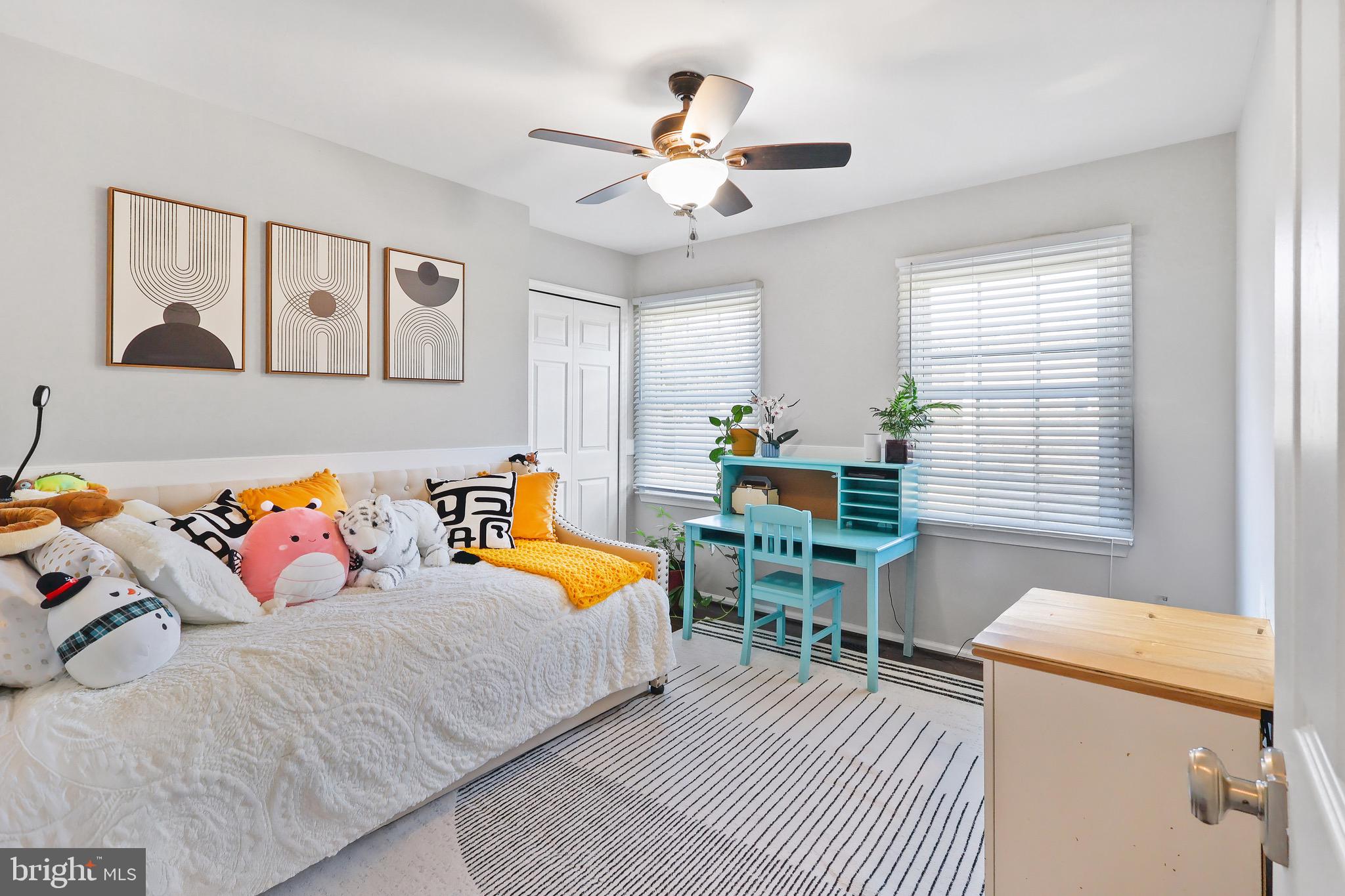 KINGSTON CHASE - Residential