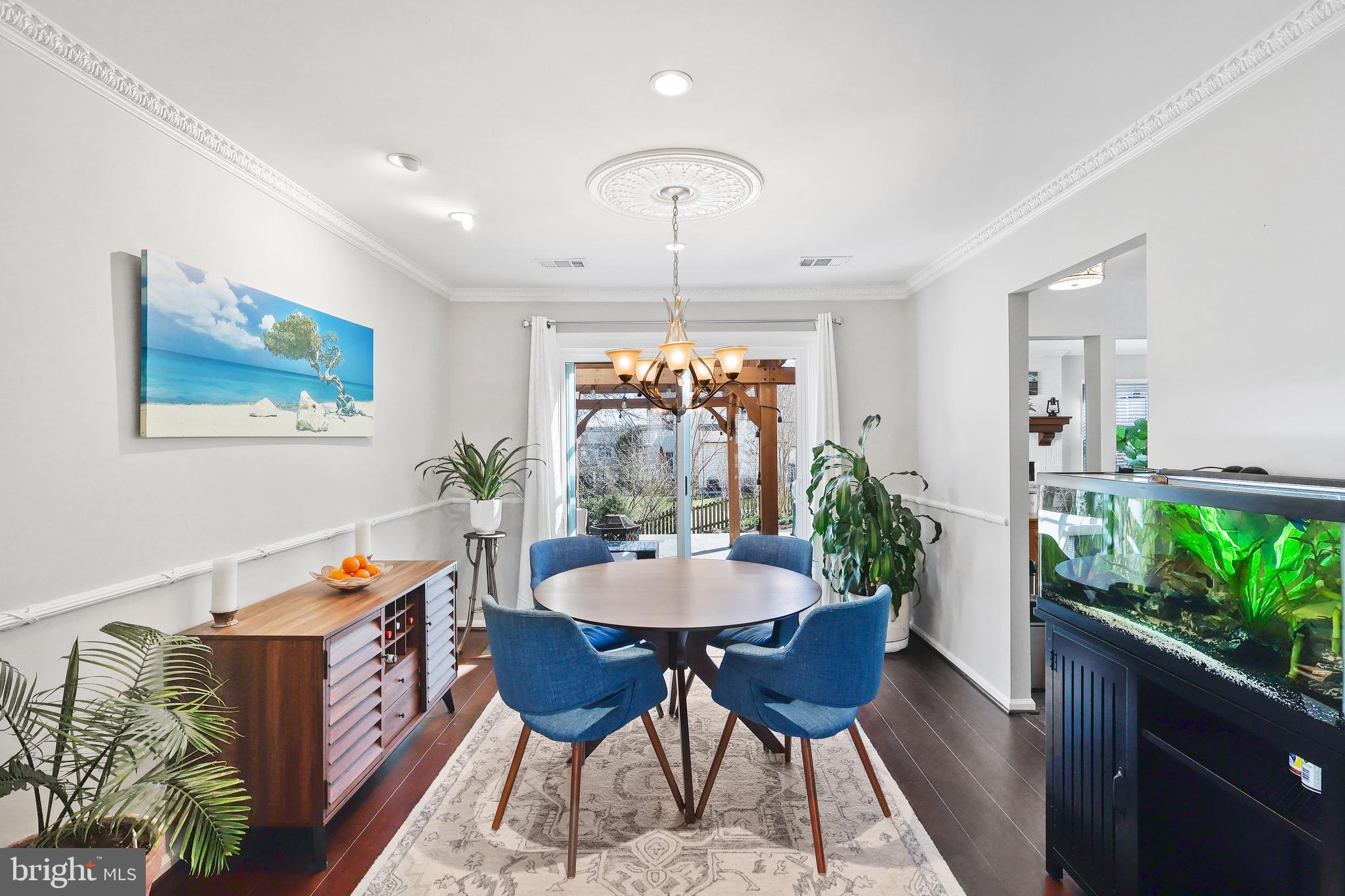 KINGSTON CHASE - Residential