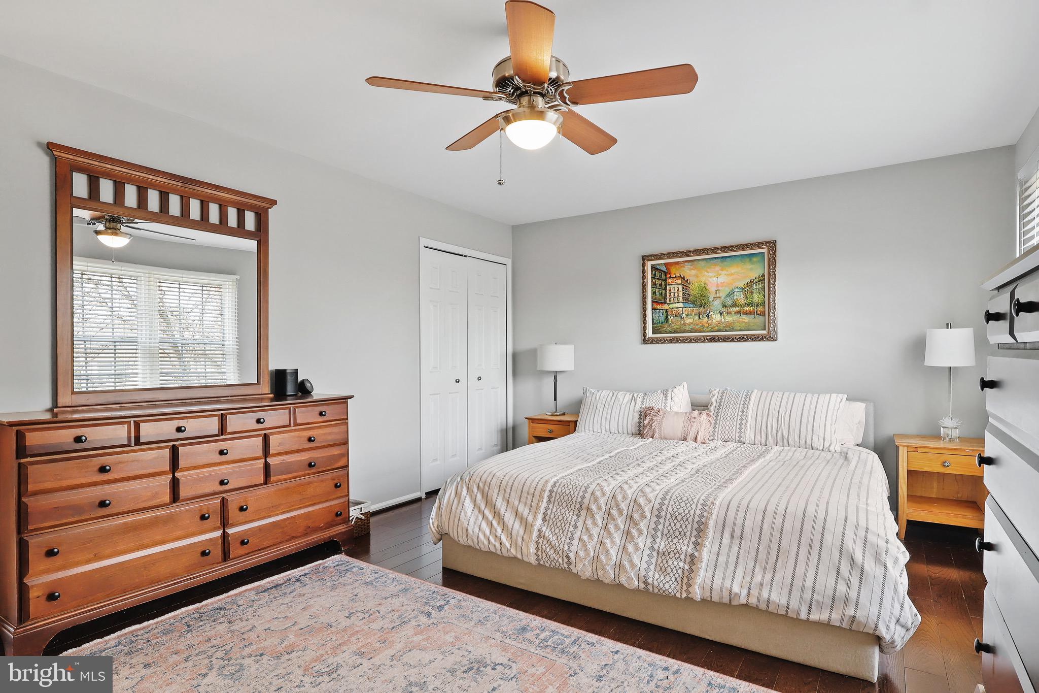 KINGSTON CHASE - Residential