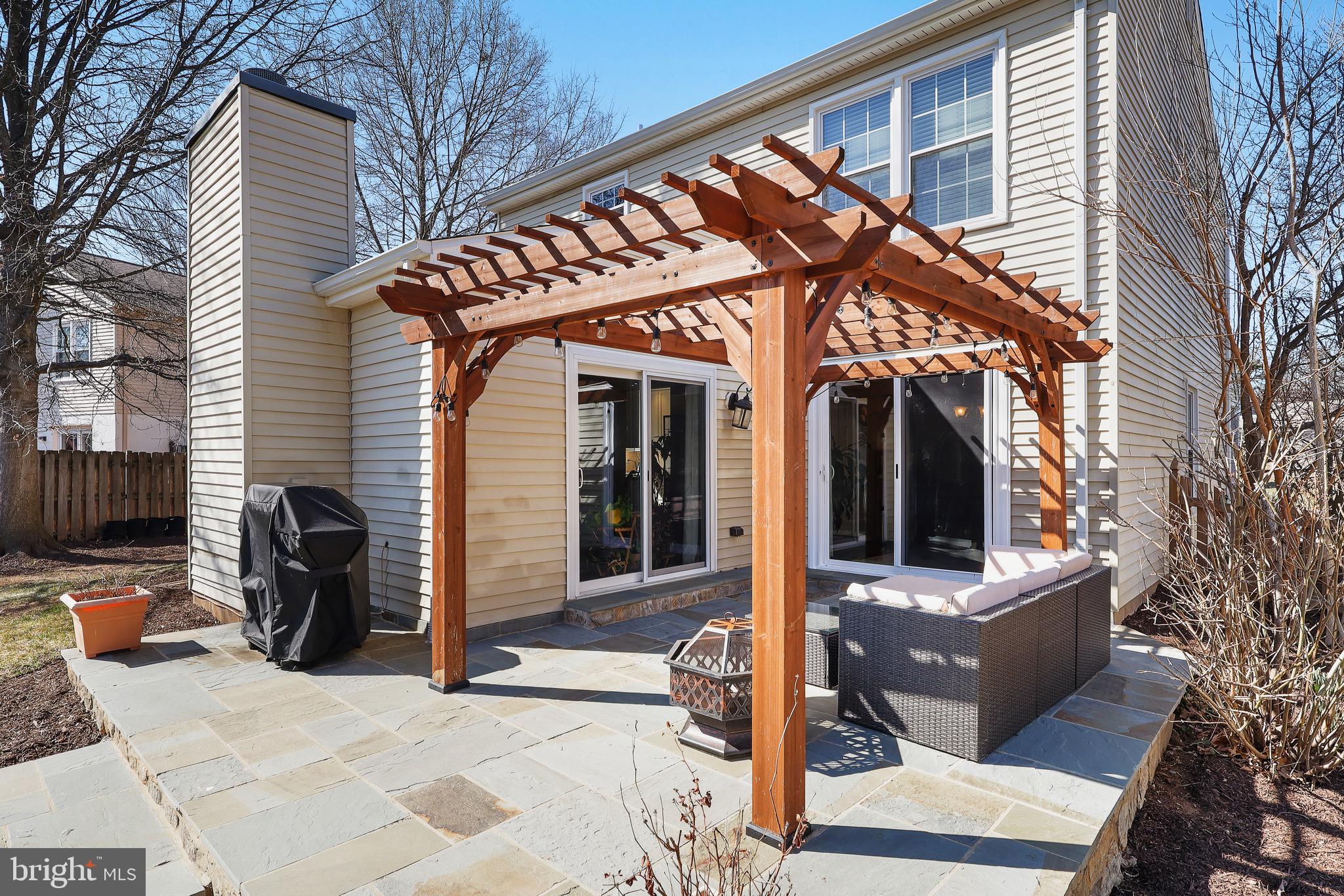 KINGSTON CHASE - Residential