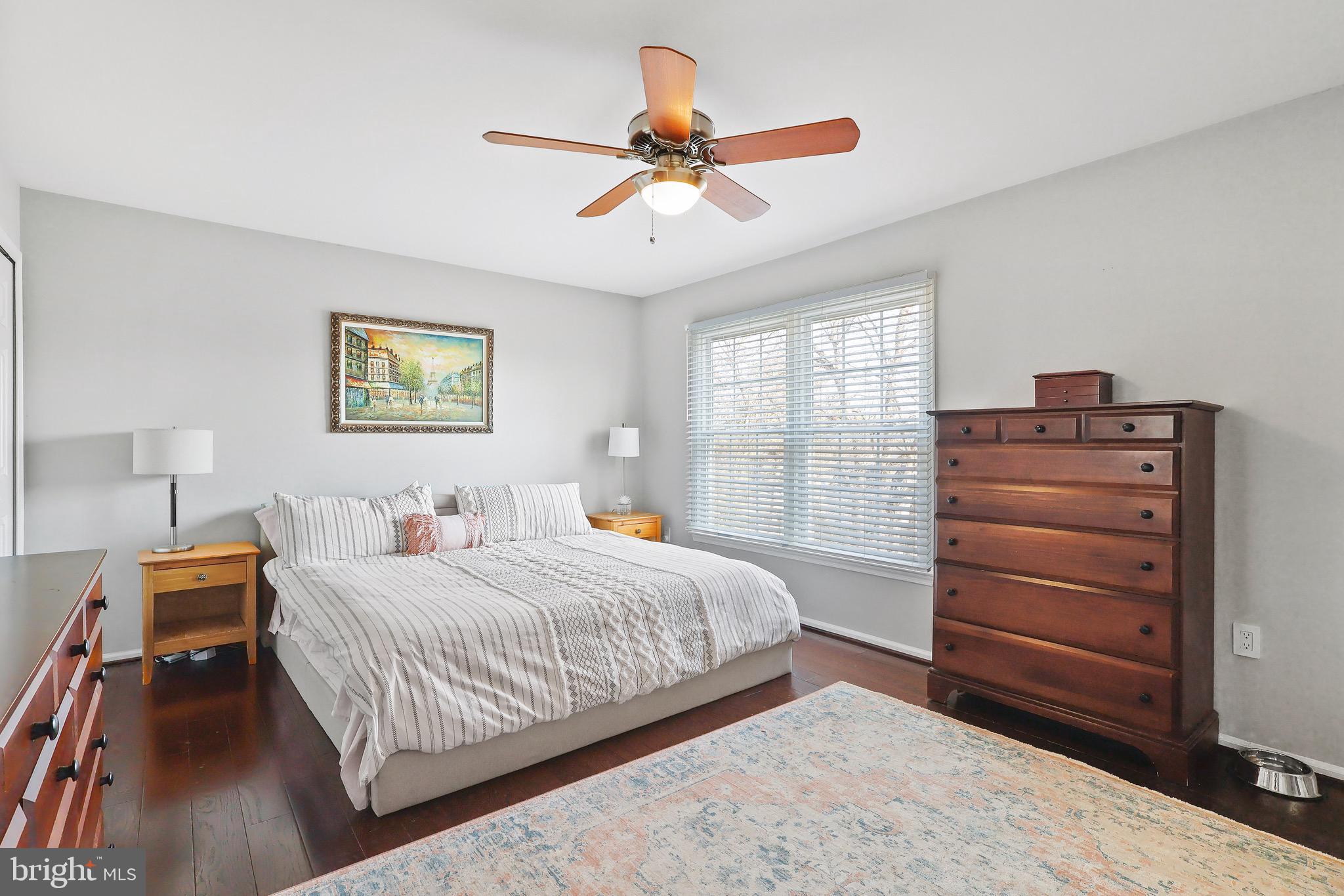 KINGSTON CHASE - Residential