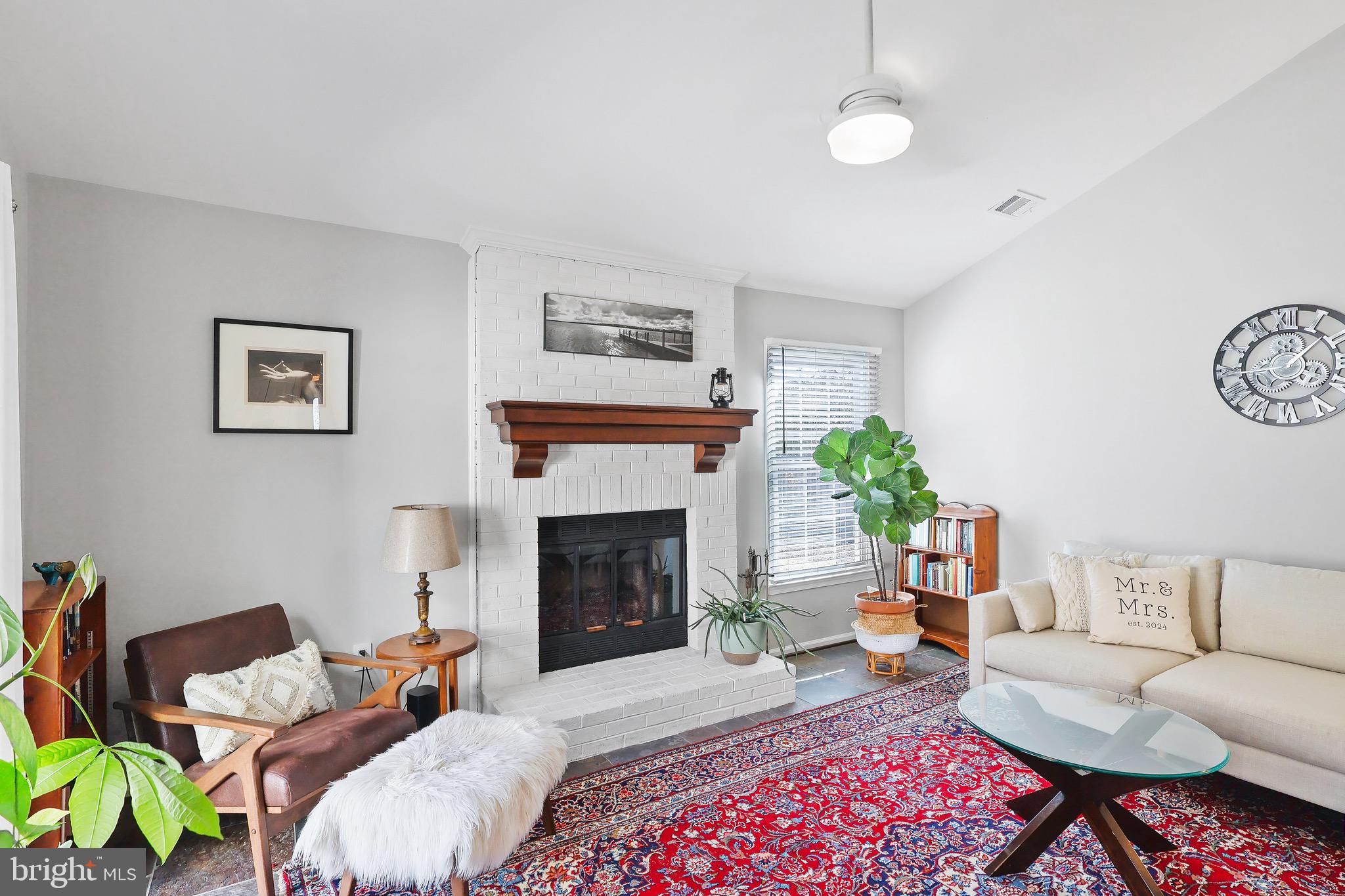 KINGSTON CHASE - Residential