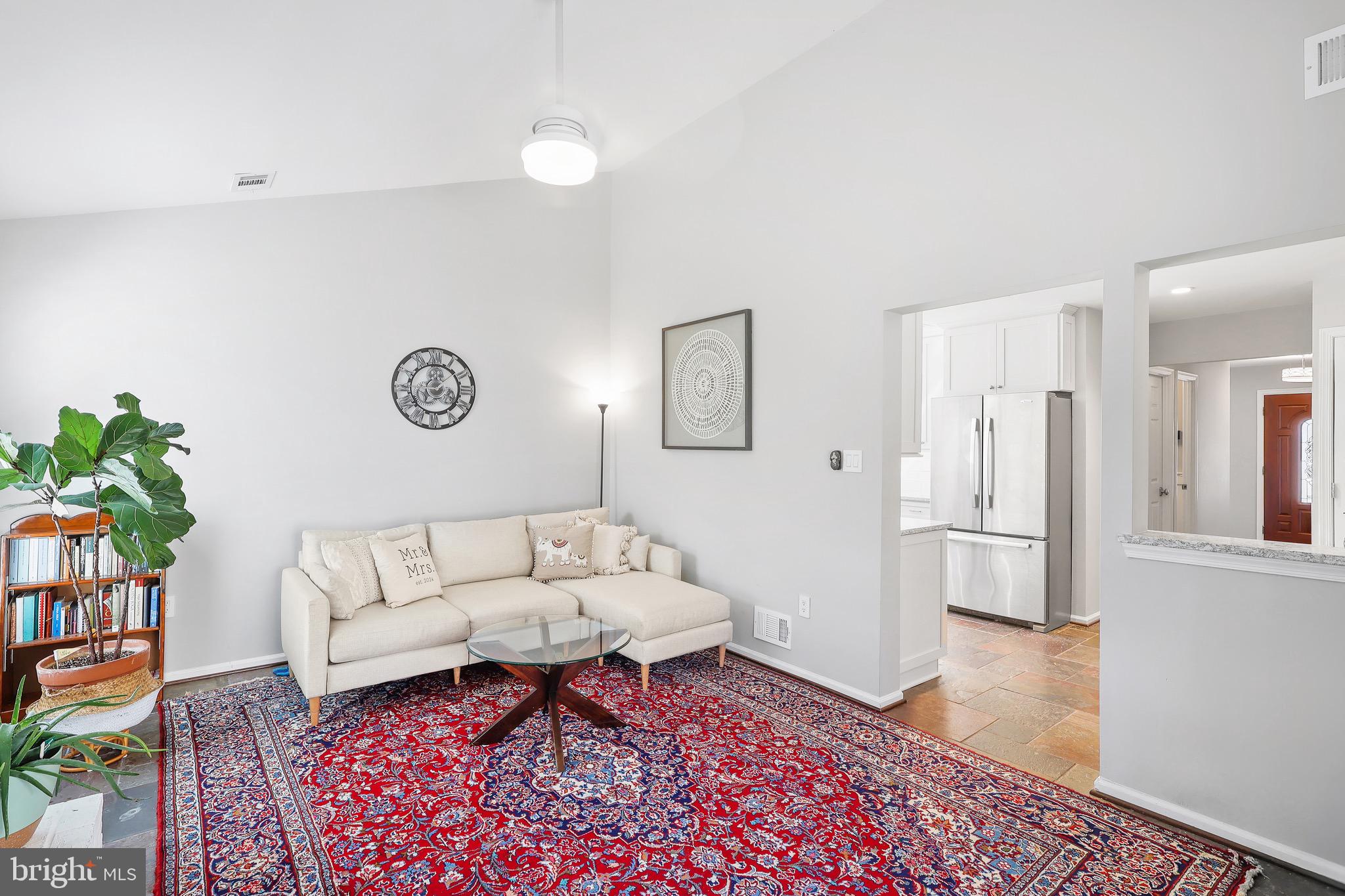 KINGSTON CHASE - Residential