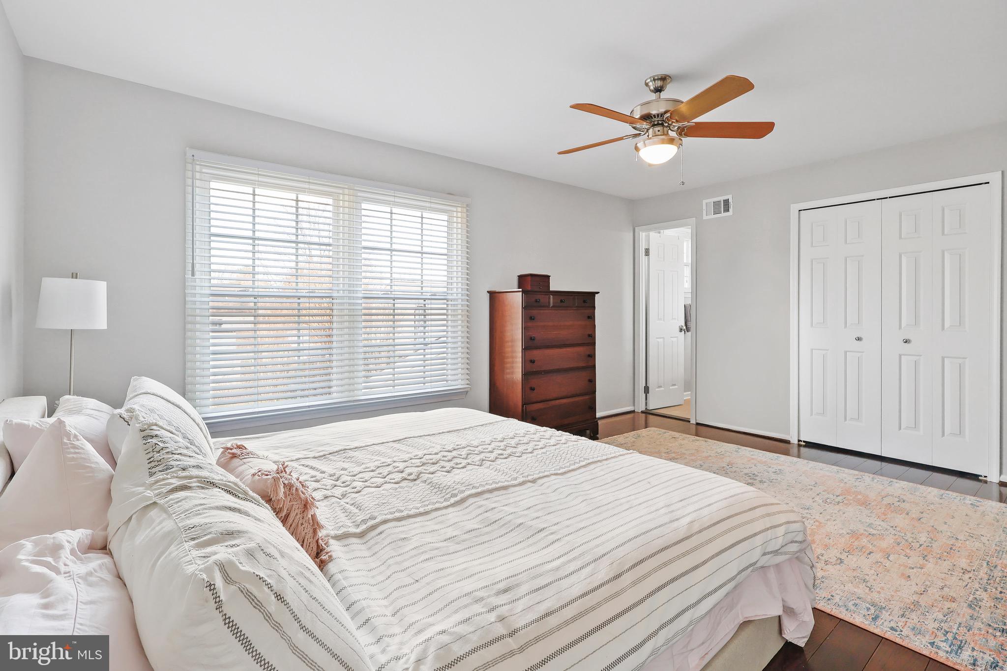 KINGSTON CHASE - Residential