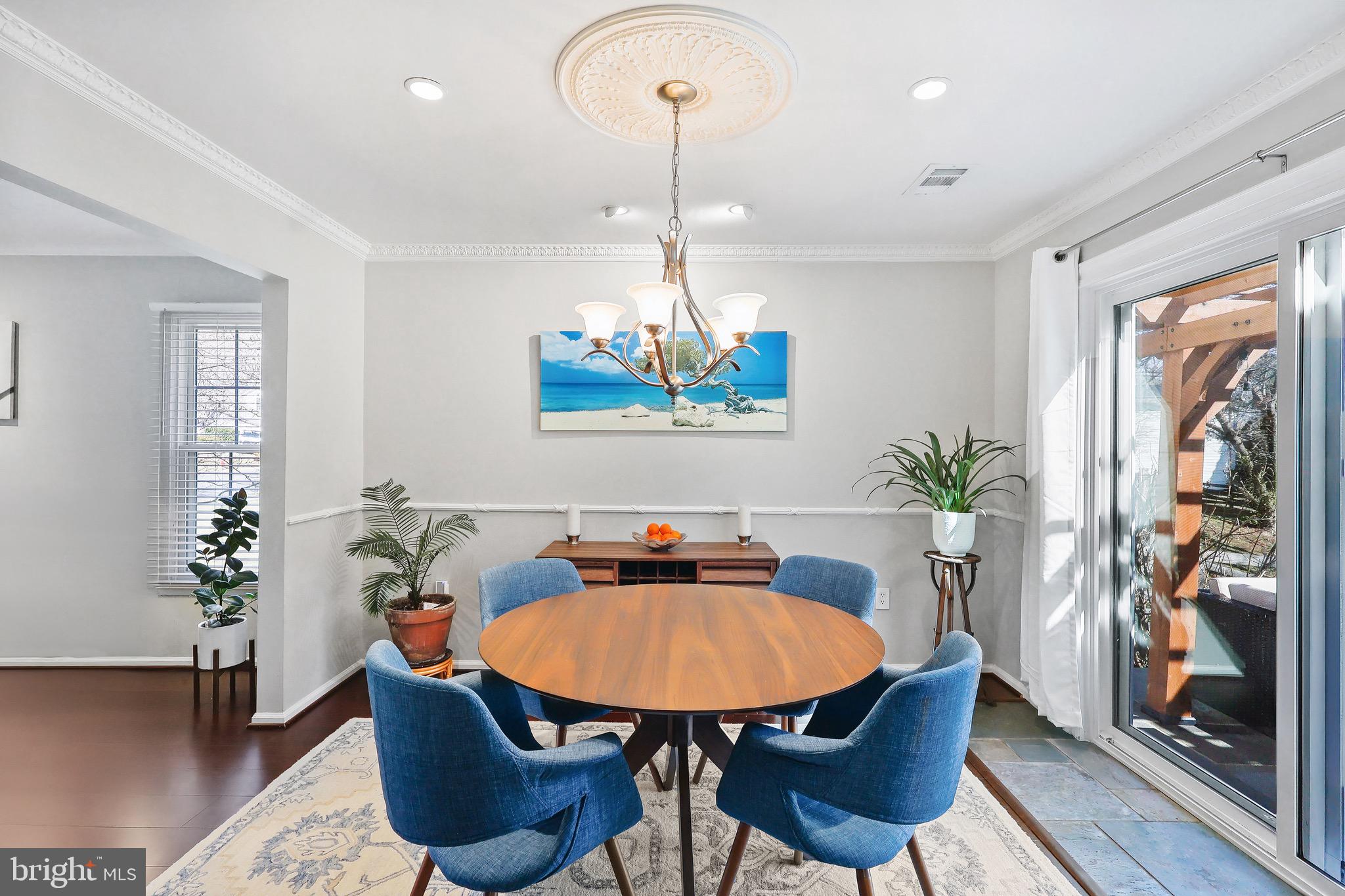 KINGSTON CHASE - Residential