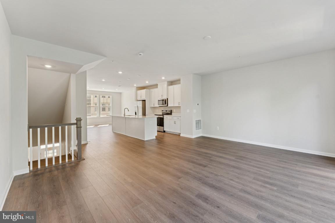 DAMASCUS VILLAGE - Residential