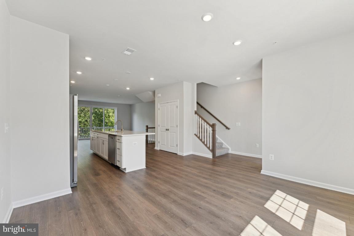 DAMASCUS VILLAGE - Residential