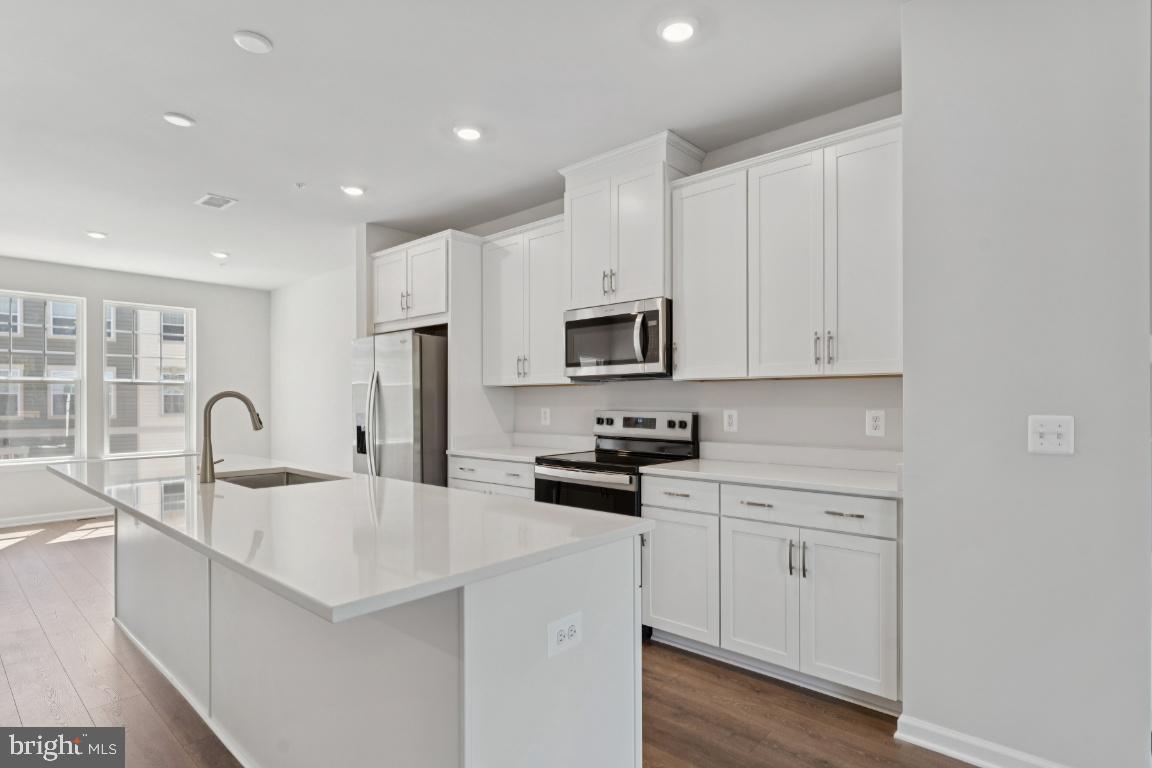 DAMASCUS VILLAGE - Residential