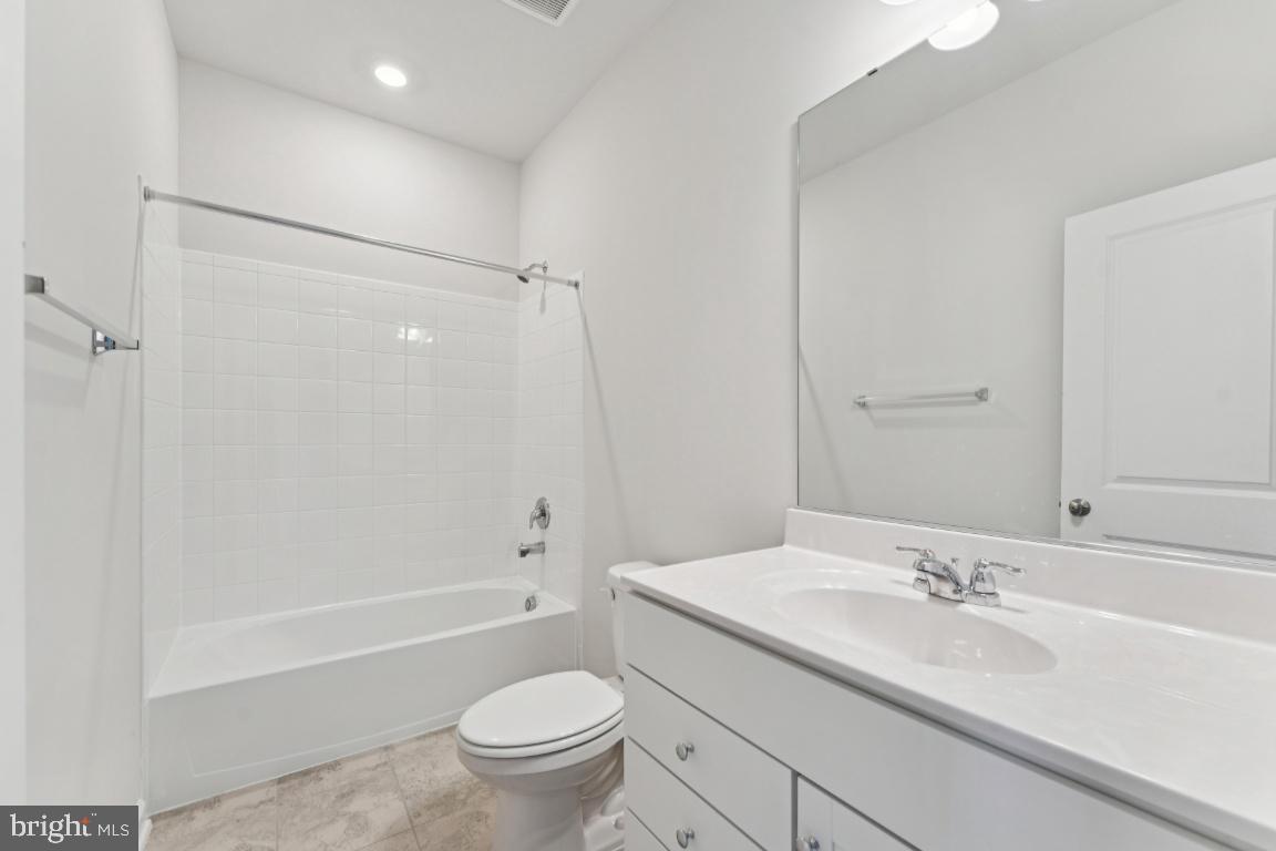 DAMASCUS VILLAGE - Residential