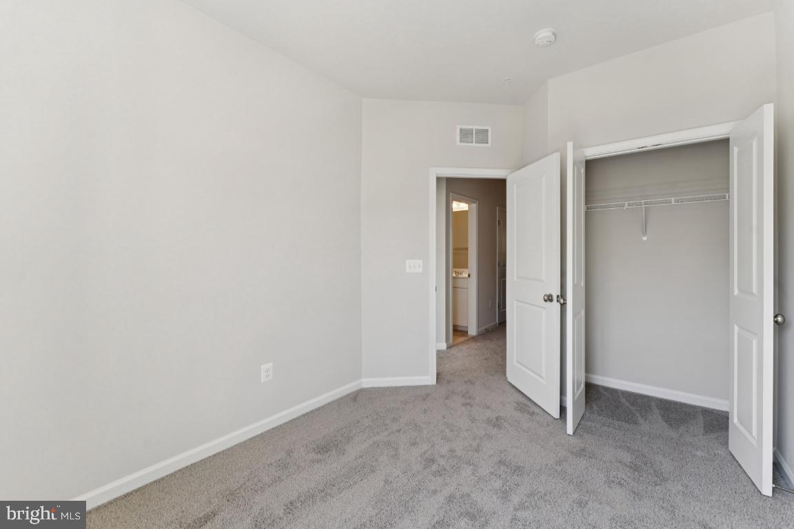 DAMASCUS VILLAGE - Residential