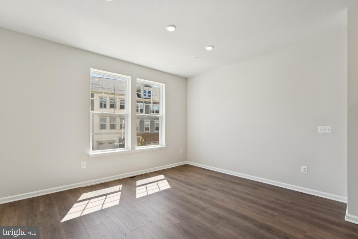 DAMASCUS VILLAGE - Residential