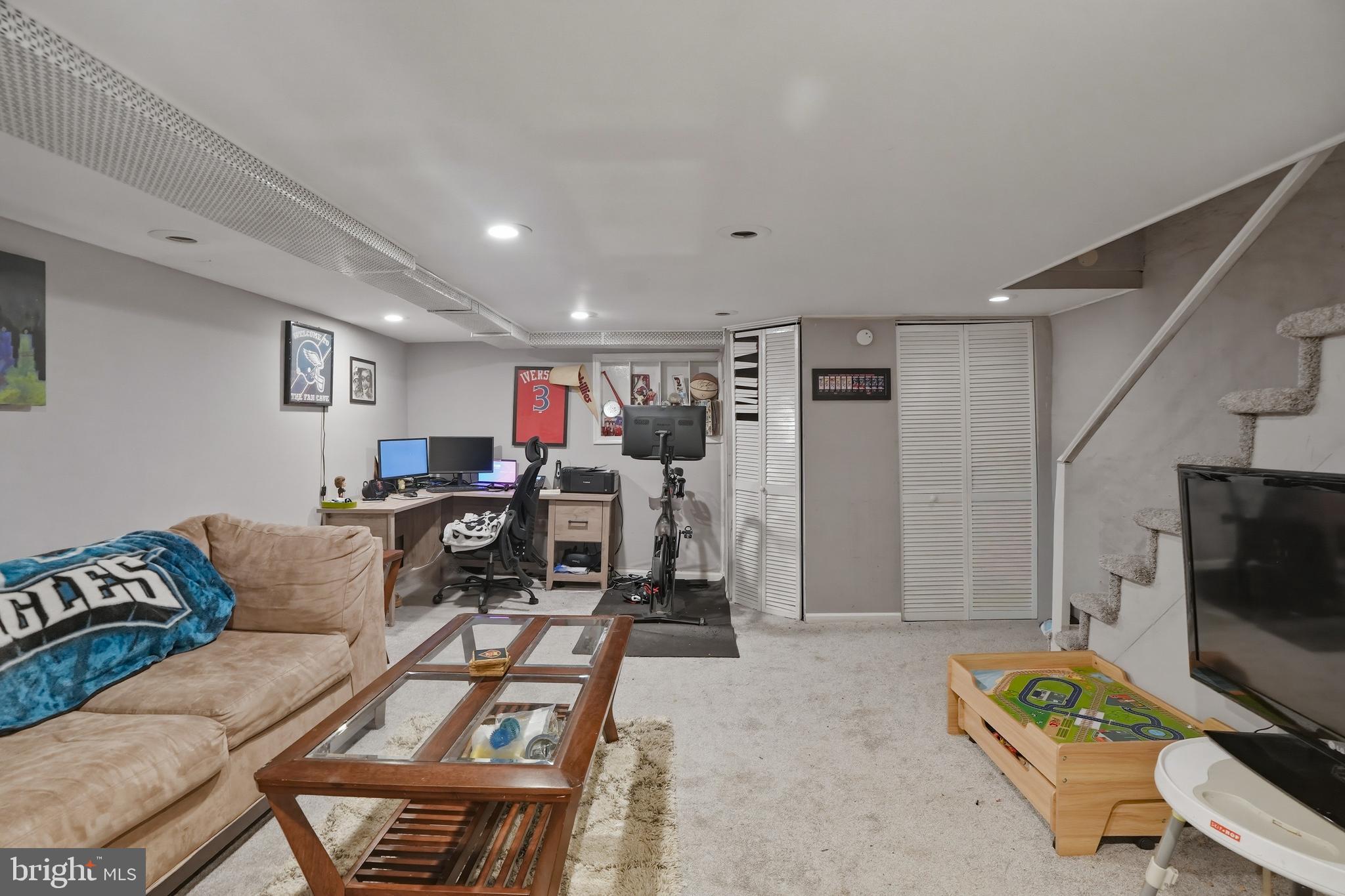 CHELTEN HILLS - Residential