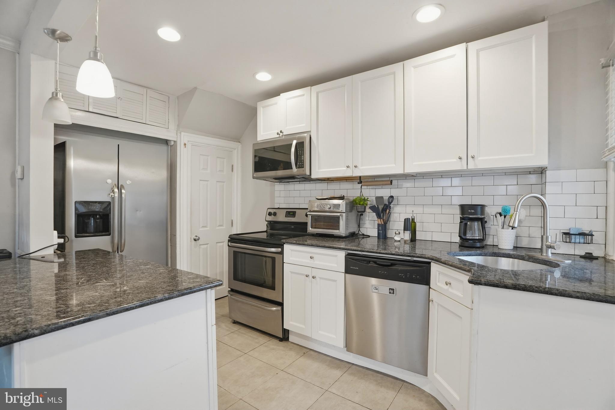 CHELTEN HILLS - Residential