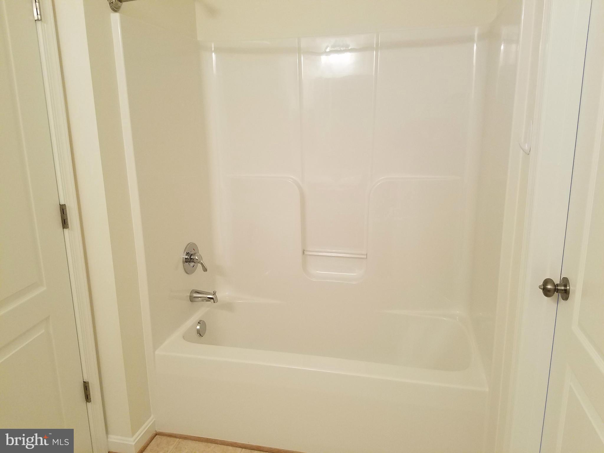 RESIDENCES AT WILDEWOOD - Residential Lease