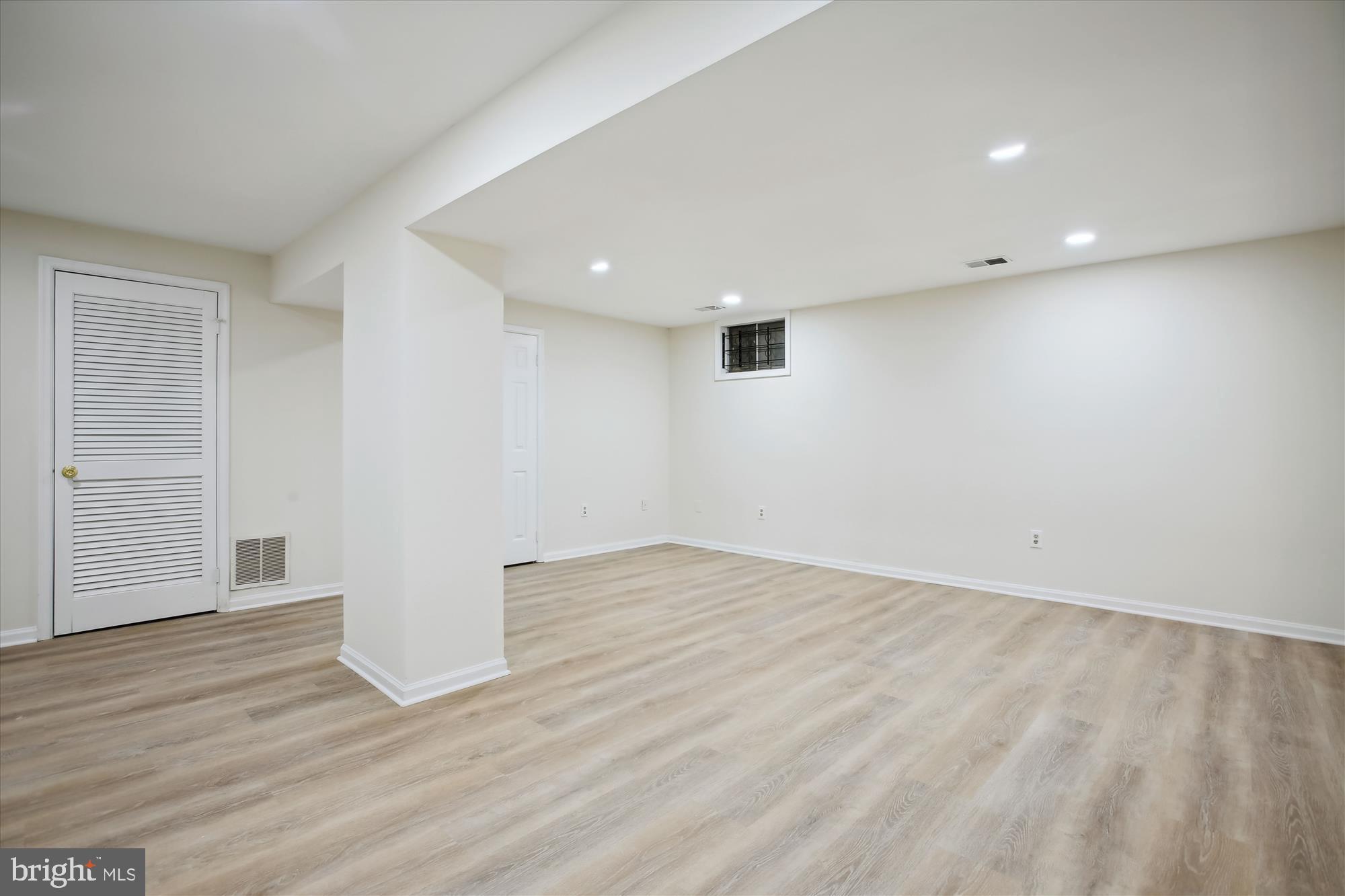 ADAMS WALK - Residential