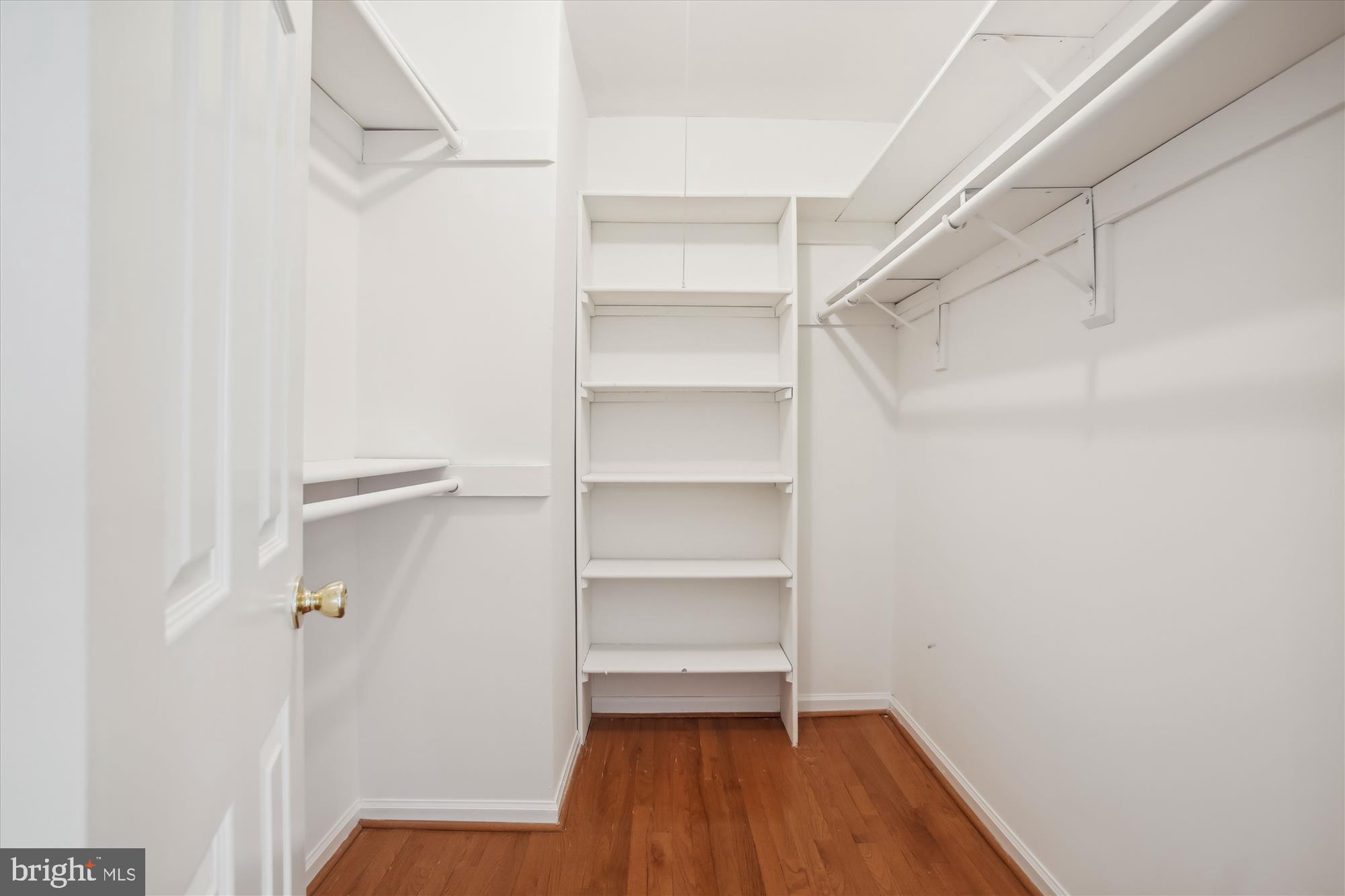 ADAMS WALK - Residential