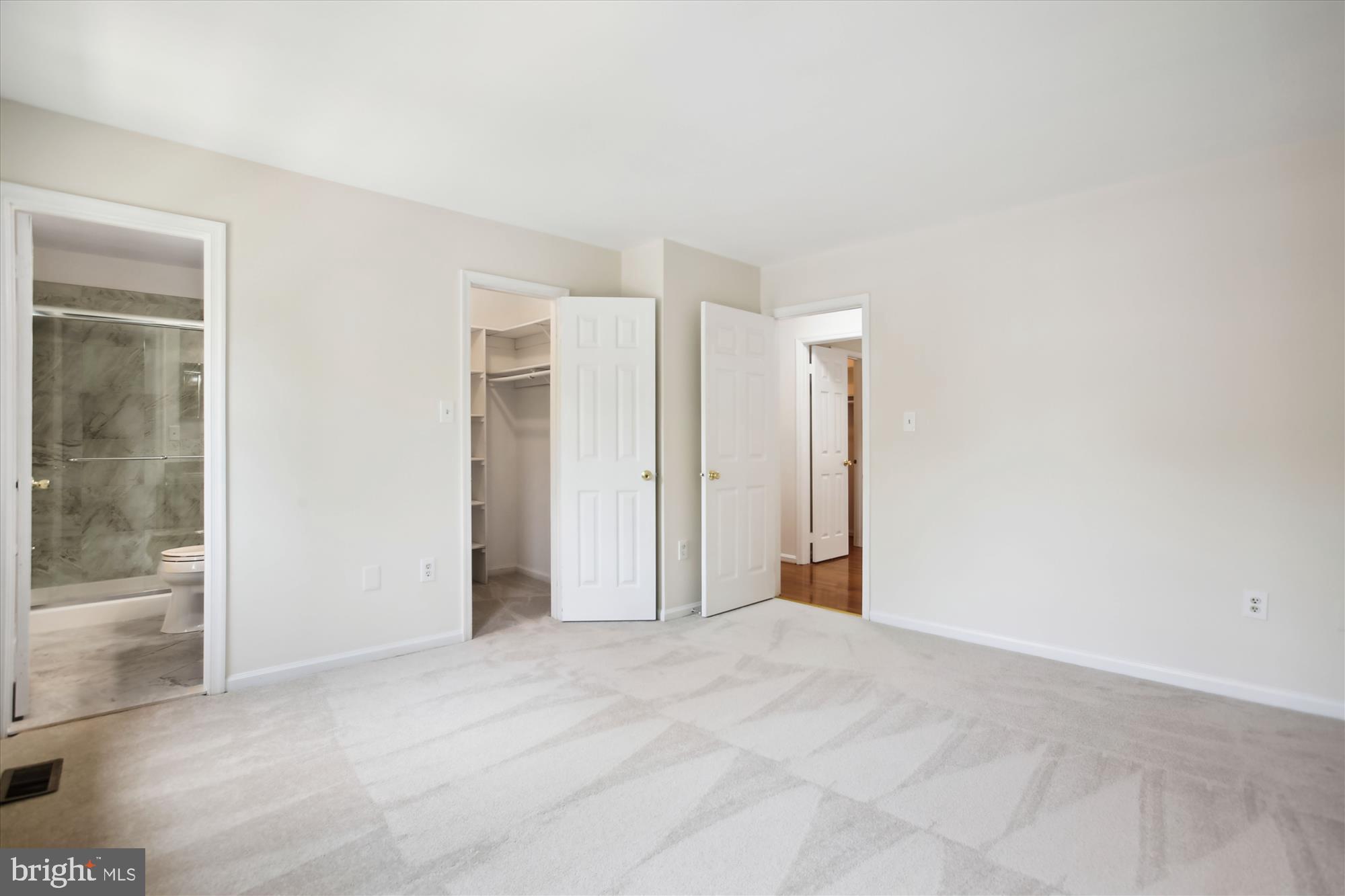 ADAMS WALK - Residential