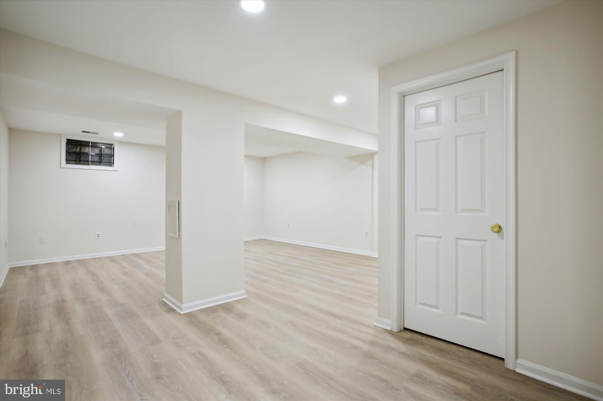 ADAMS WALK - Residential