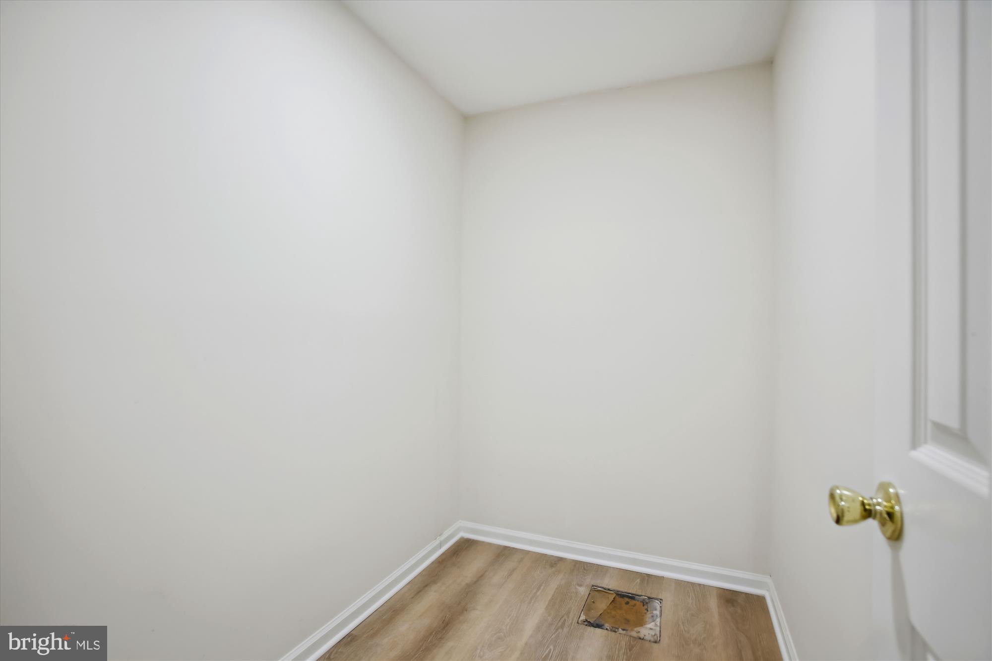 ADAMS WALK - Residential