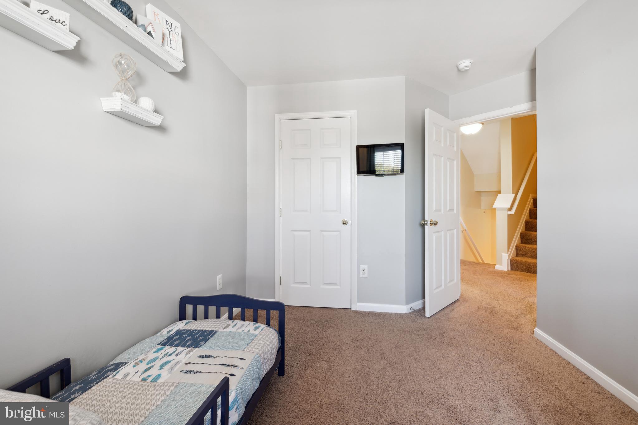 SEVEN OAKS - Residential