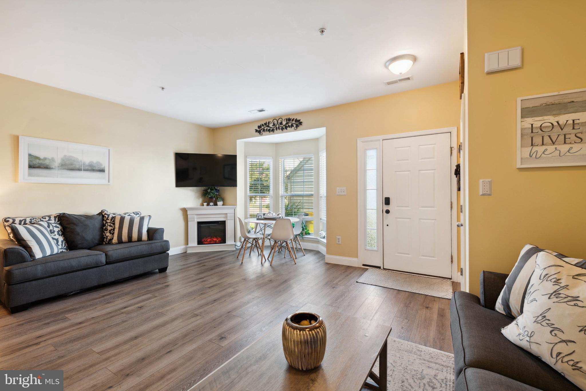 SEVEN OAKS - Residential