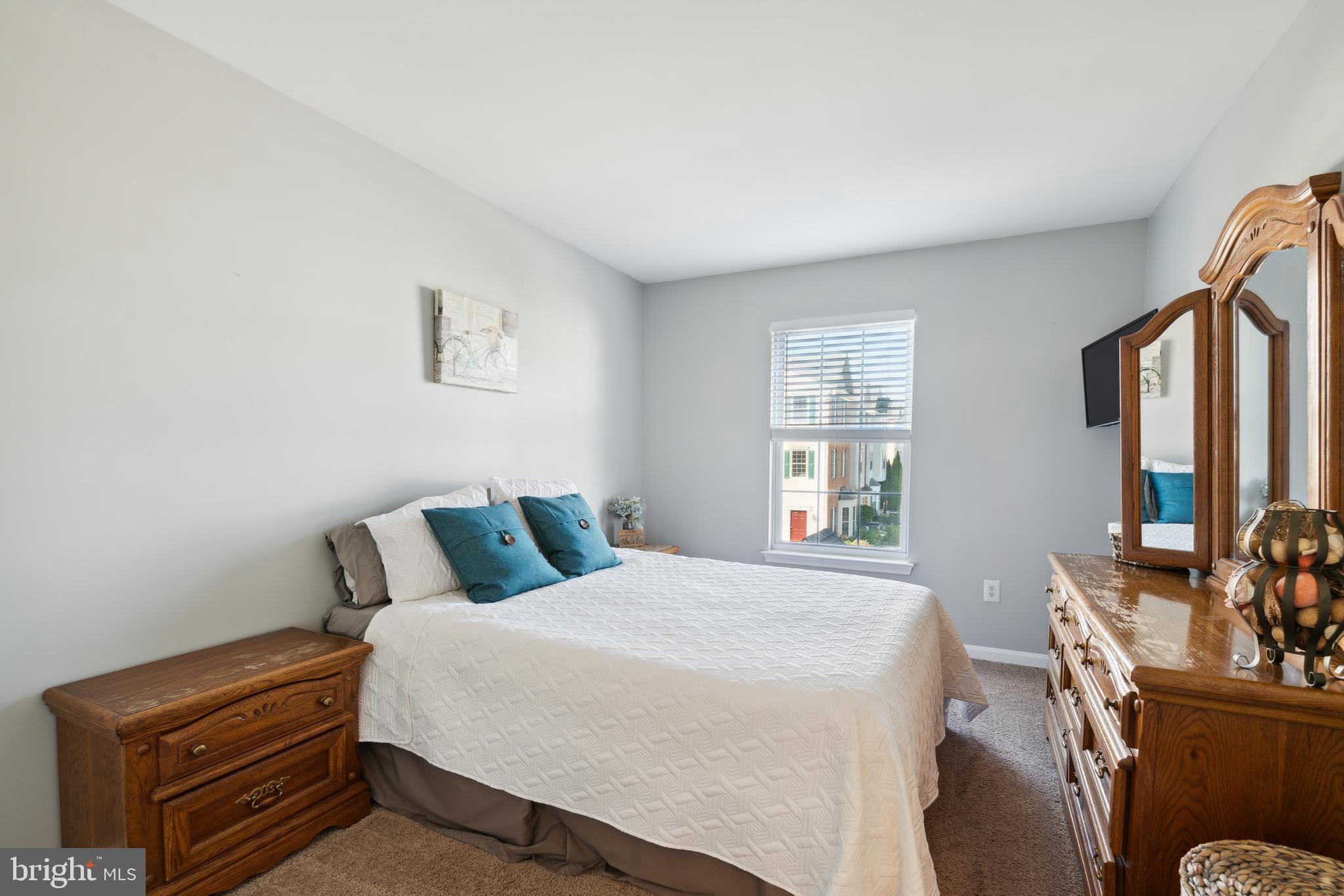 SEVEN OAKS - Residential