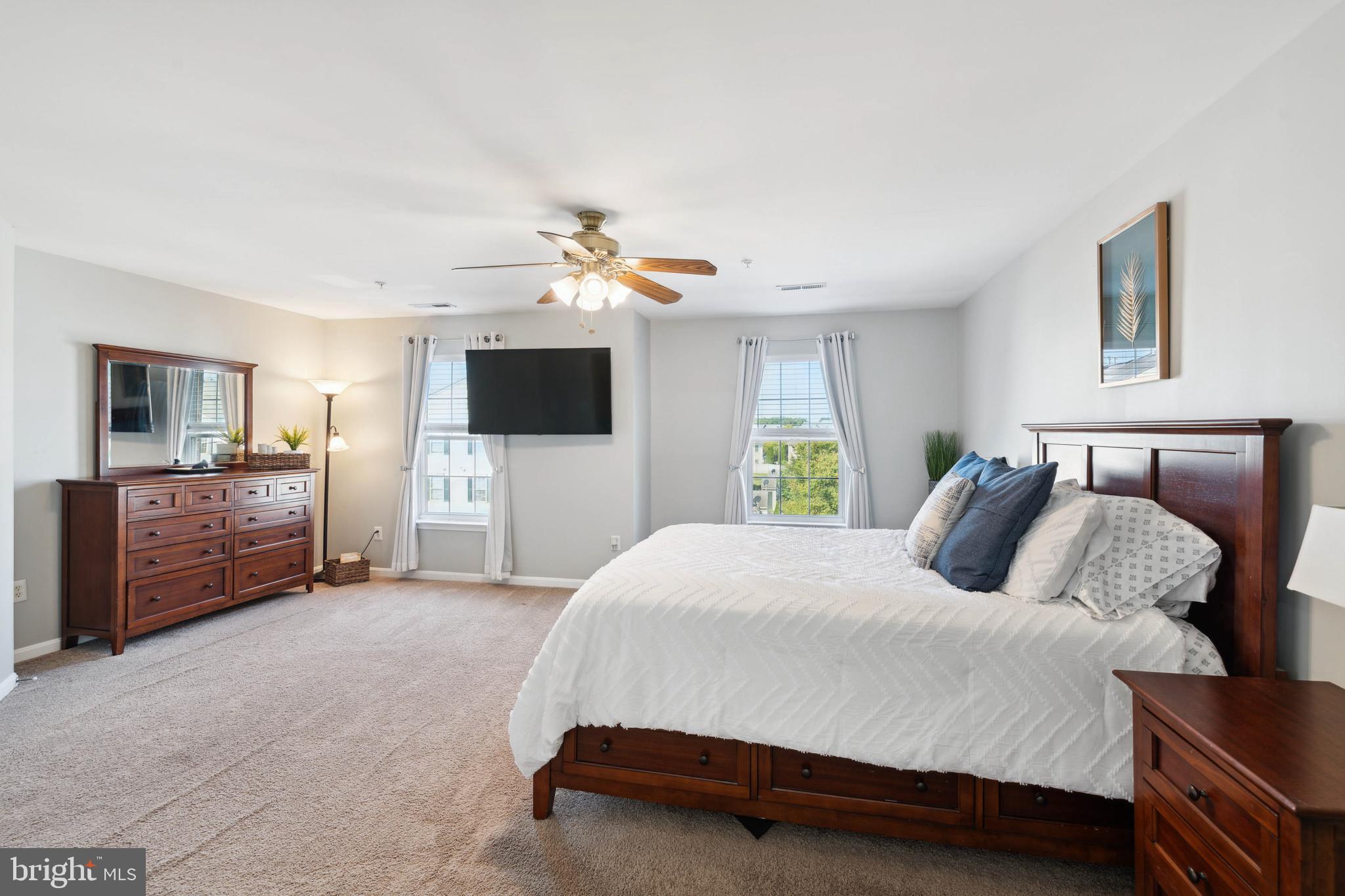 SEVEN OAKS - Residential