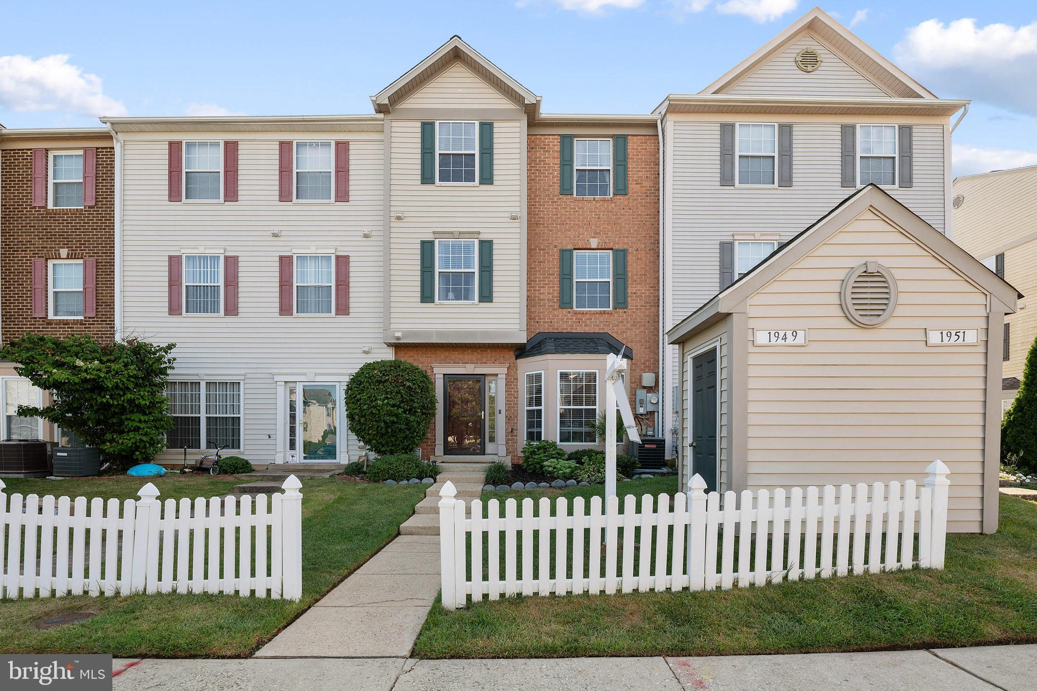 SEVEN OAKS - Residential