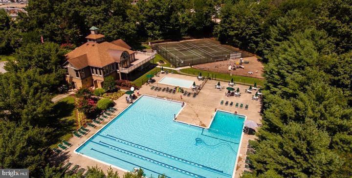 SEVEN OAKS - Residential