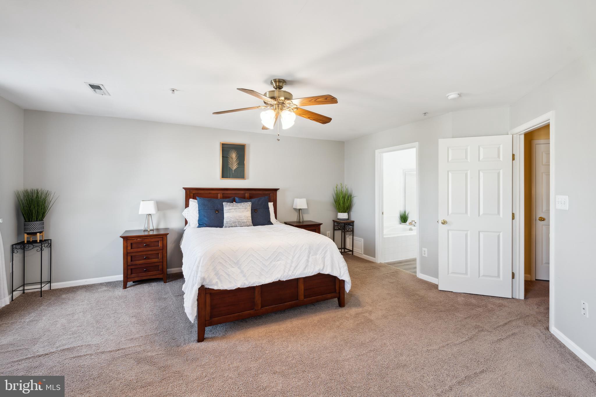 SEVEN OAKS - Residential