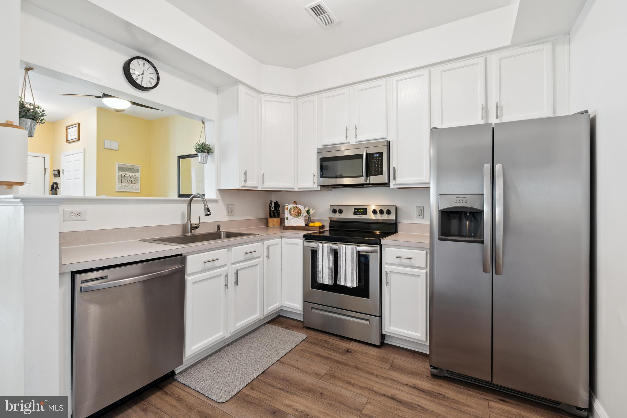 SEVEN OAKS - Residential