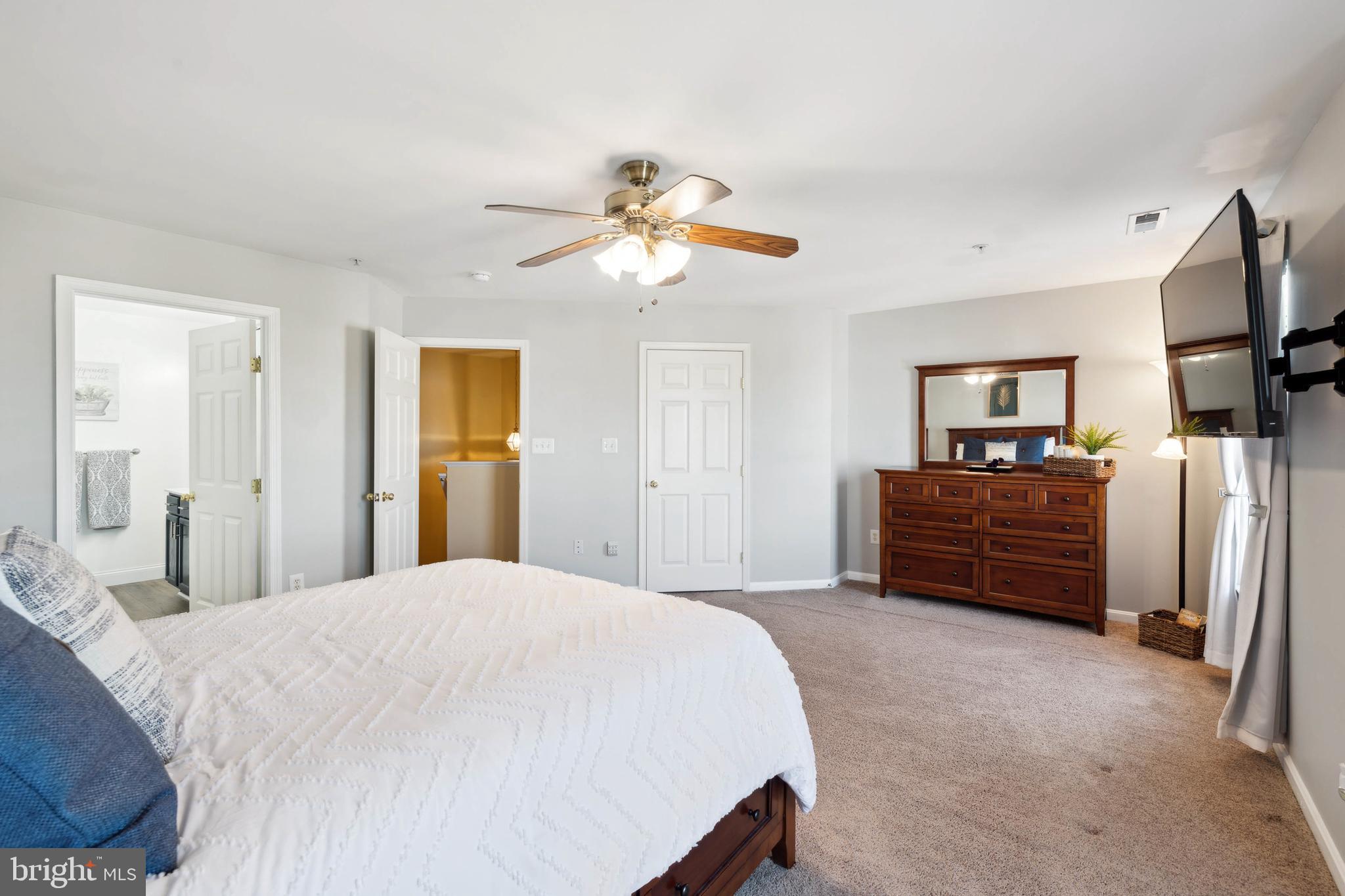 SEVEN OAKS - Residential