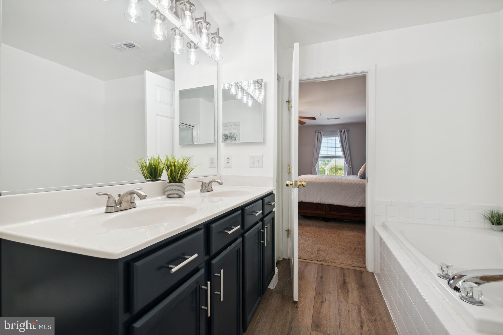 SEVEN OAKS - Residential